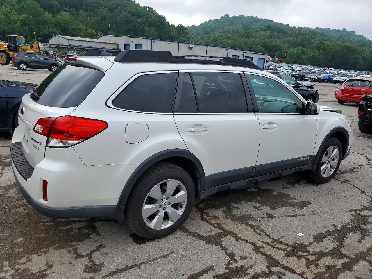 2011 Subaru Outback 2.5i Limited White vin: 4S4BRBKC5B3442450
