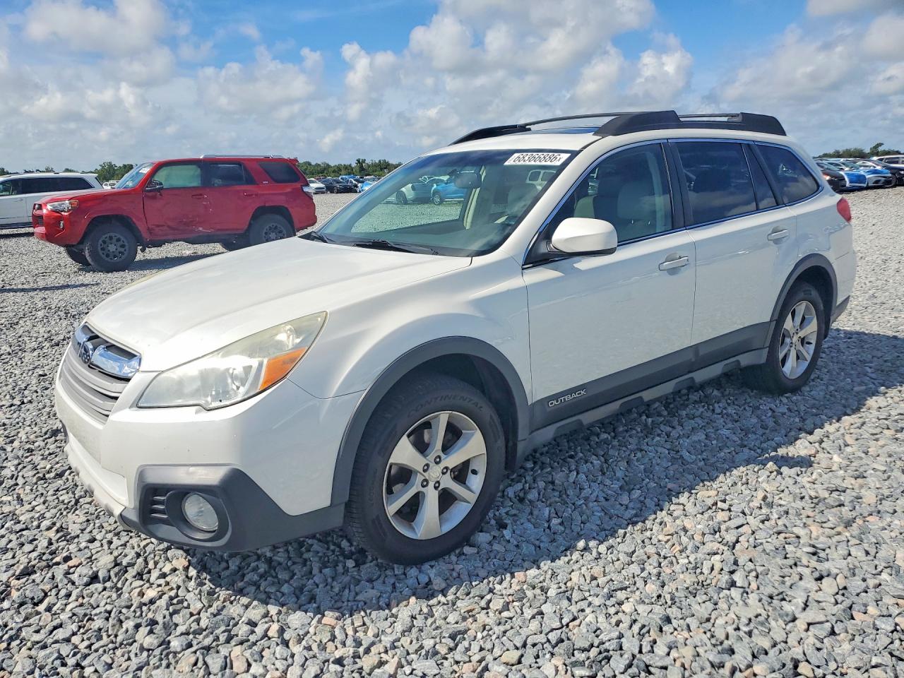 2013 Subaru Outback 2.5i Limited White vin: 4S4BRBKC5D3238900