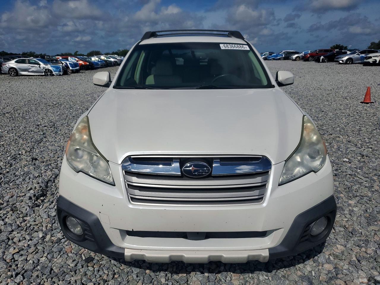 2013 Subaru Outback 2.5i Limited White vin: 4S4BRBKC5D3238900