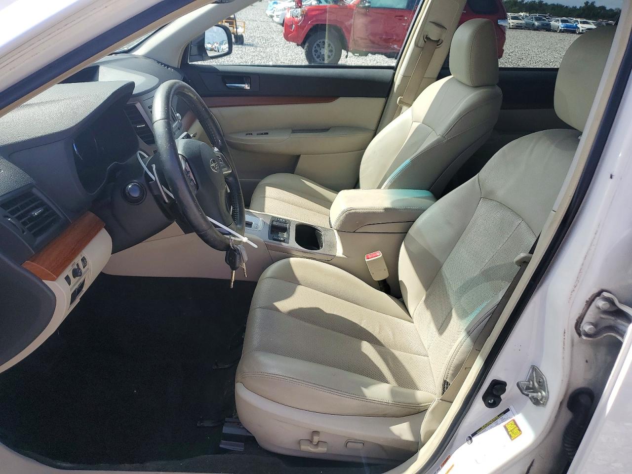 2013 Subaru Outback 2.5i Limited White vin: 4S4BRBKC5D3238900