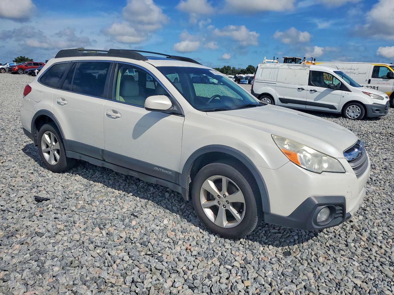 2013 Subaru Outback 2.5i Limited White vin: 4S4BRBKC5D3238900