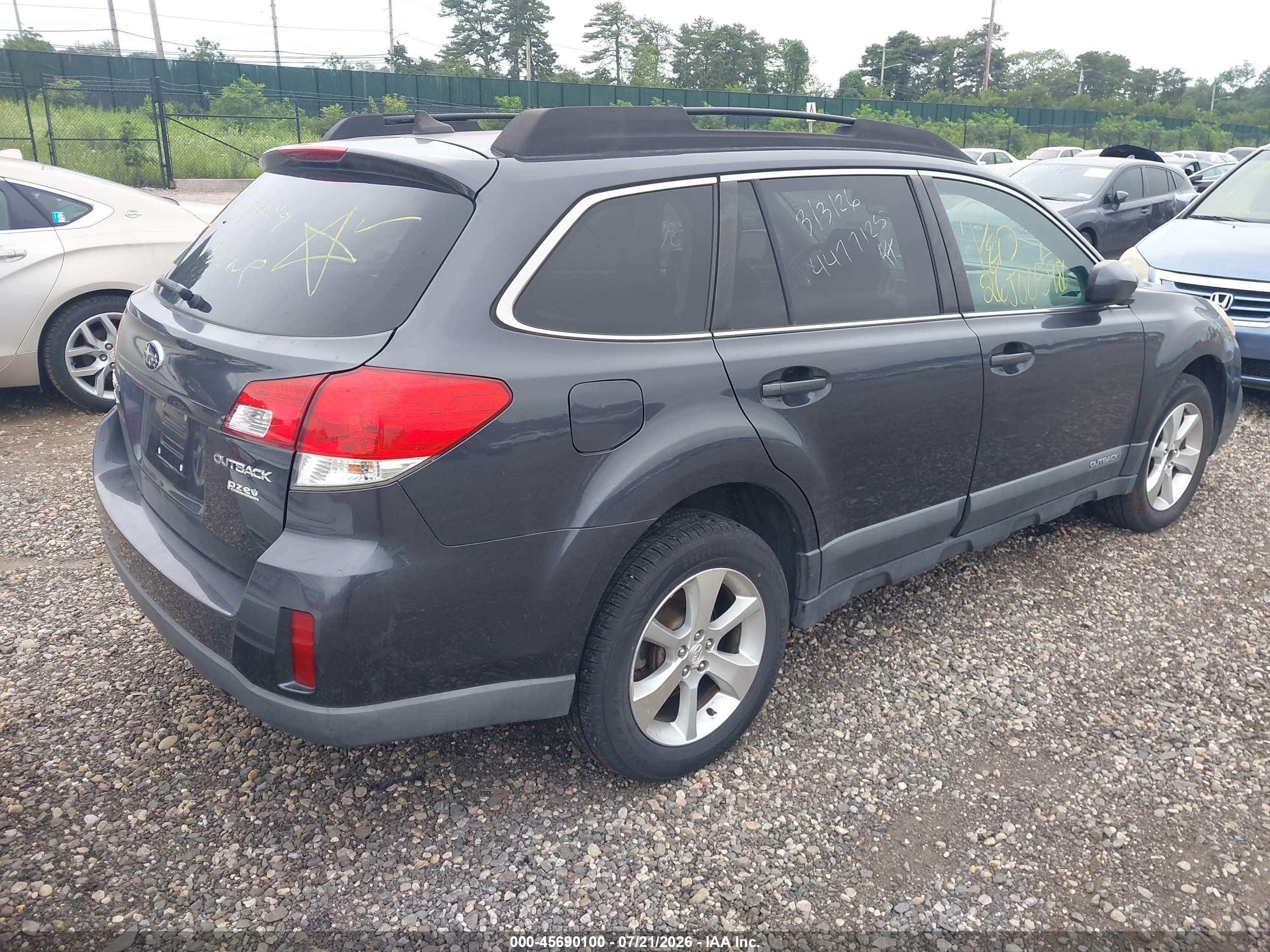 2013 Subaru Outback 2.5i Limited Черный vin: 4S4BRBKC5D3239884