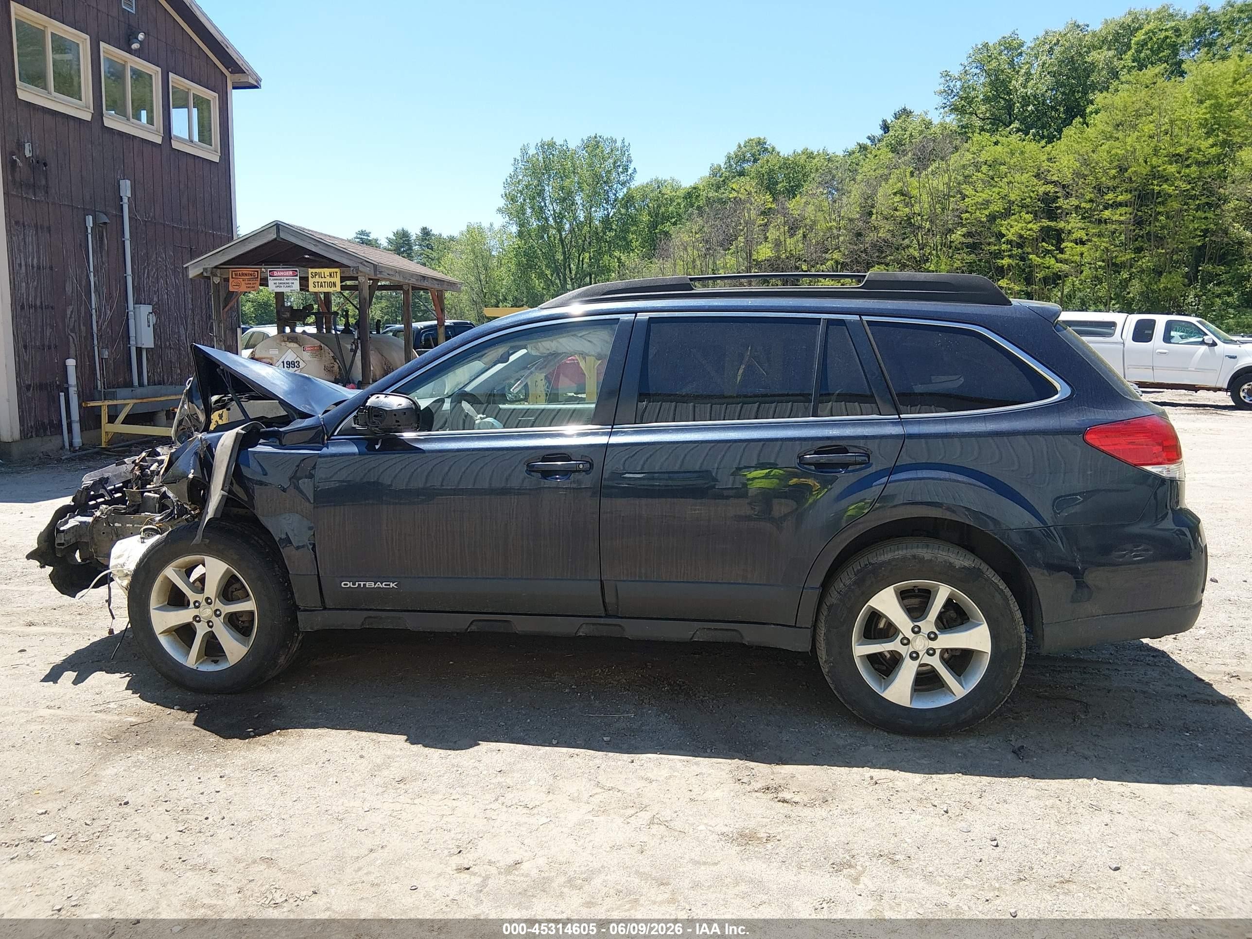 2013 Subaru Outback 2.5i Limited Dark Blue vin: 4S4BRBKC5D3318813