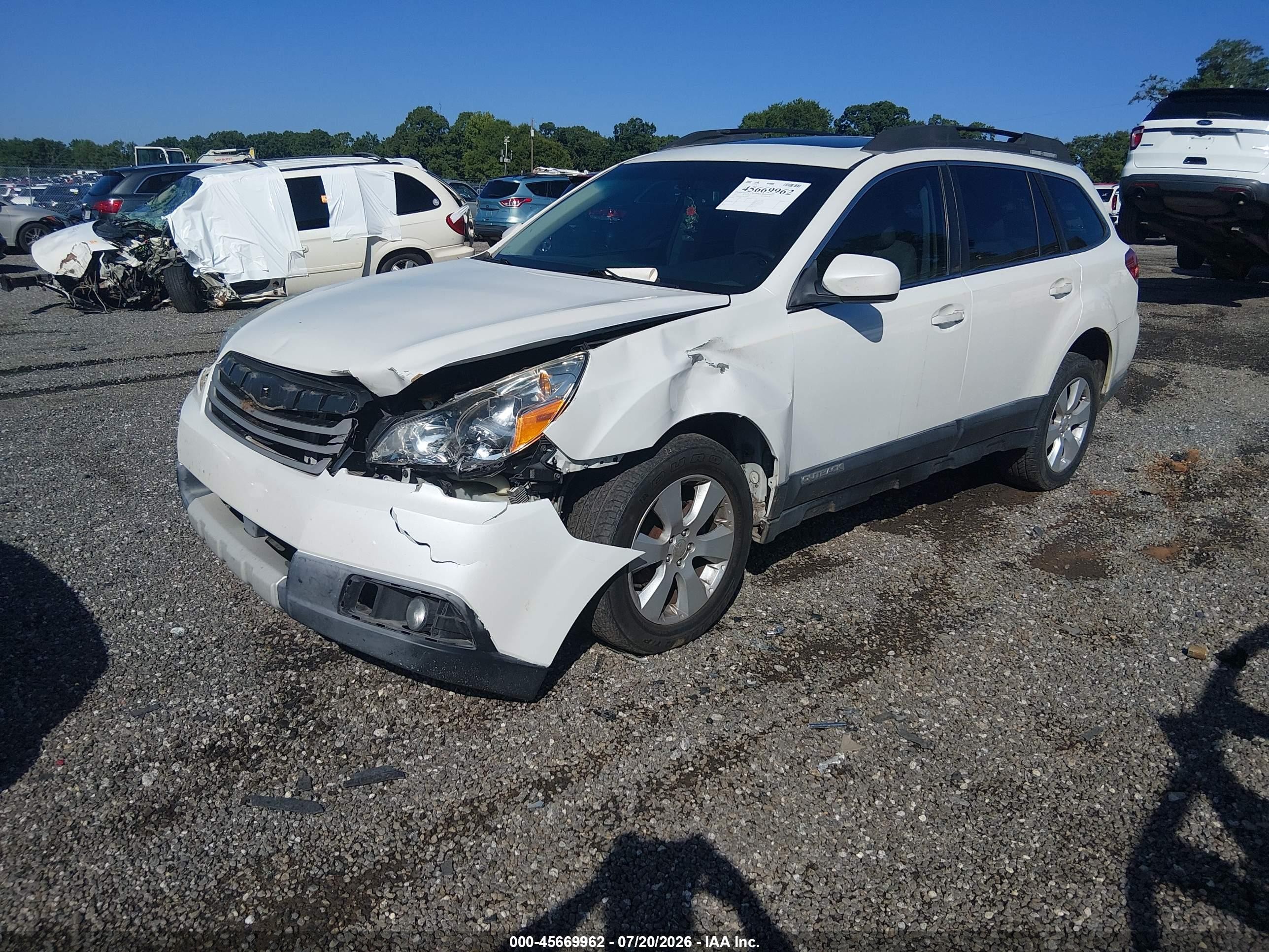2011 Subaru Outback 2.5i Limited White vin: 4S4BRBKC6B3320566