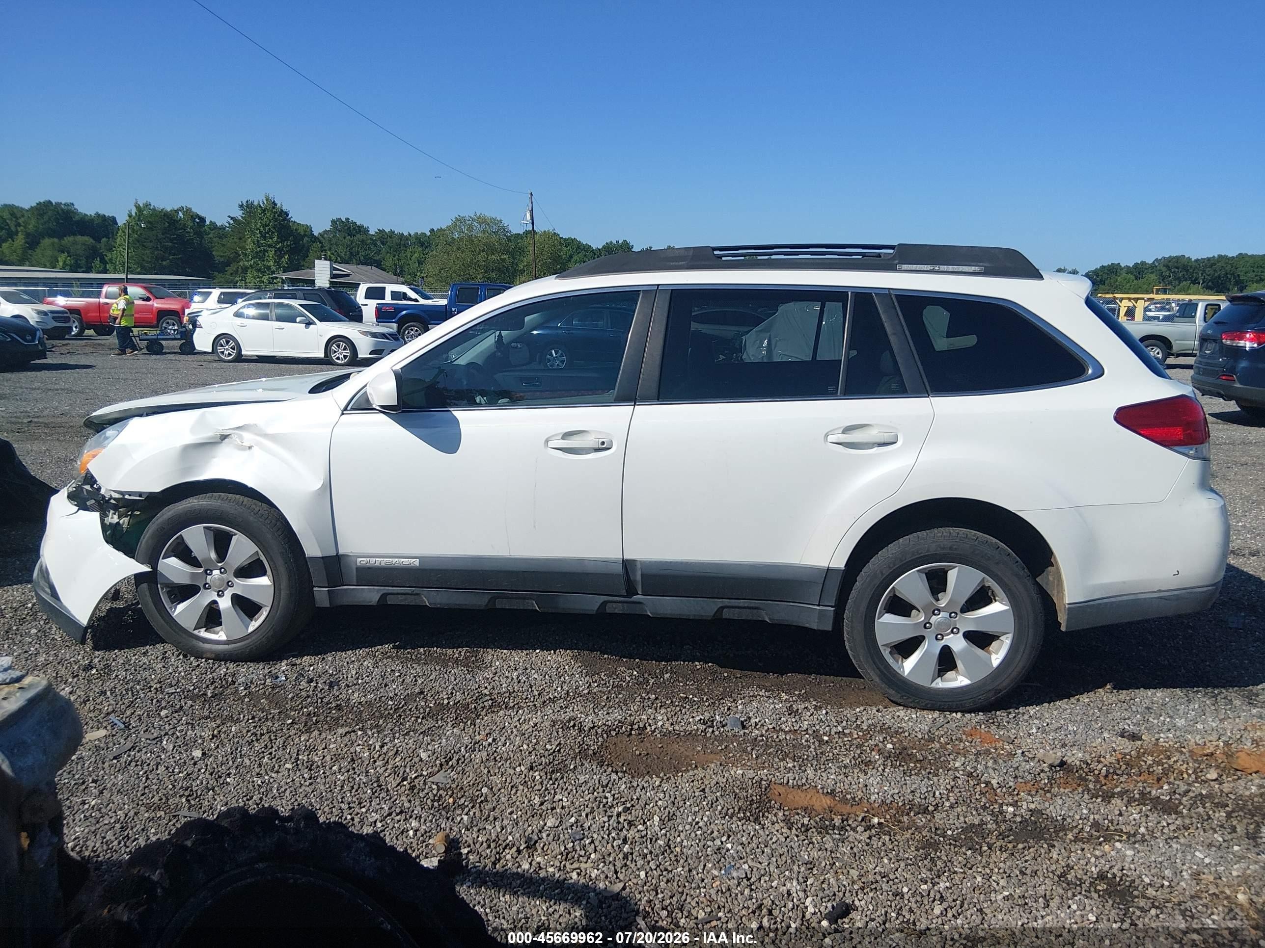 2011 Subaru Outback 2.5i Limited White vin: 4S4BRBKC6B3320566