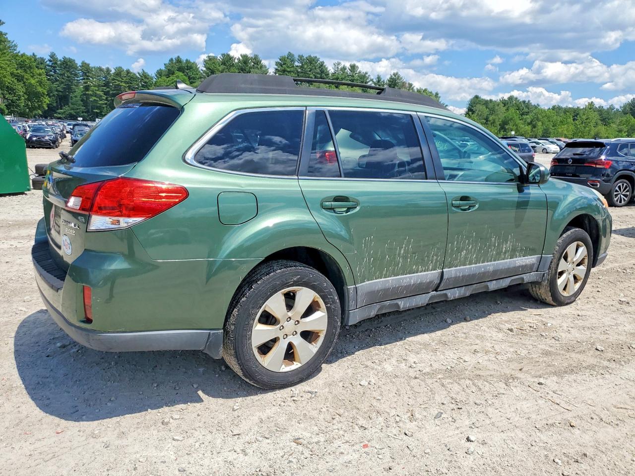2011 Subaru Outback 2.5i Limited Green vin: 4S4BRBKC6B3347752