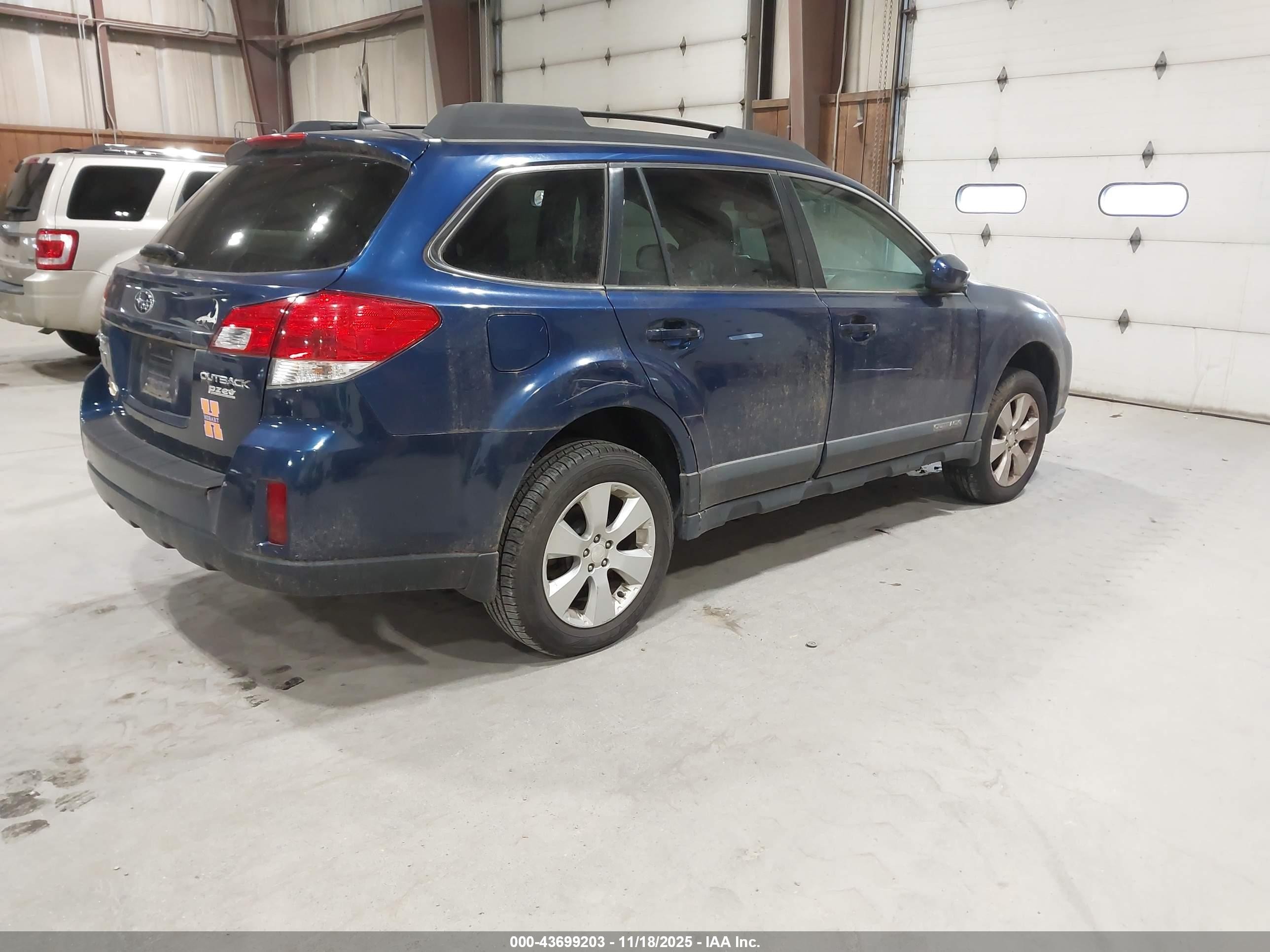 2011 Subaru Outback 2.5i Limited Синий vin: 4S4BRBKC6B3352854