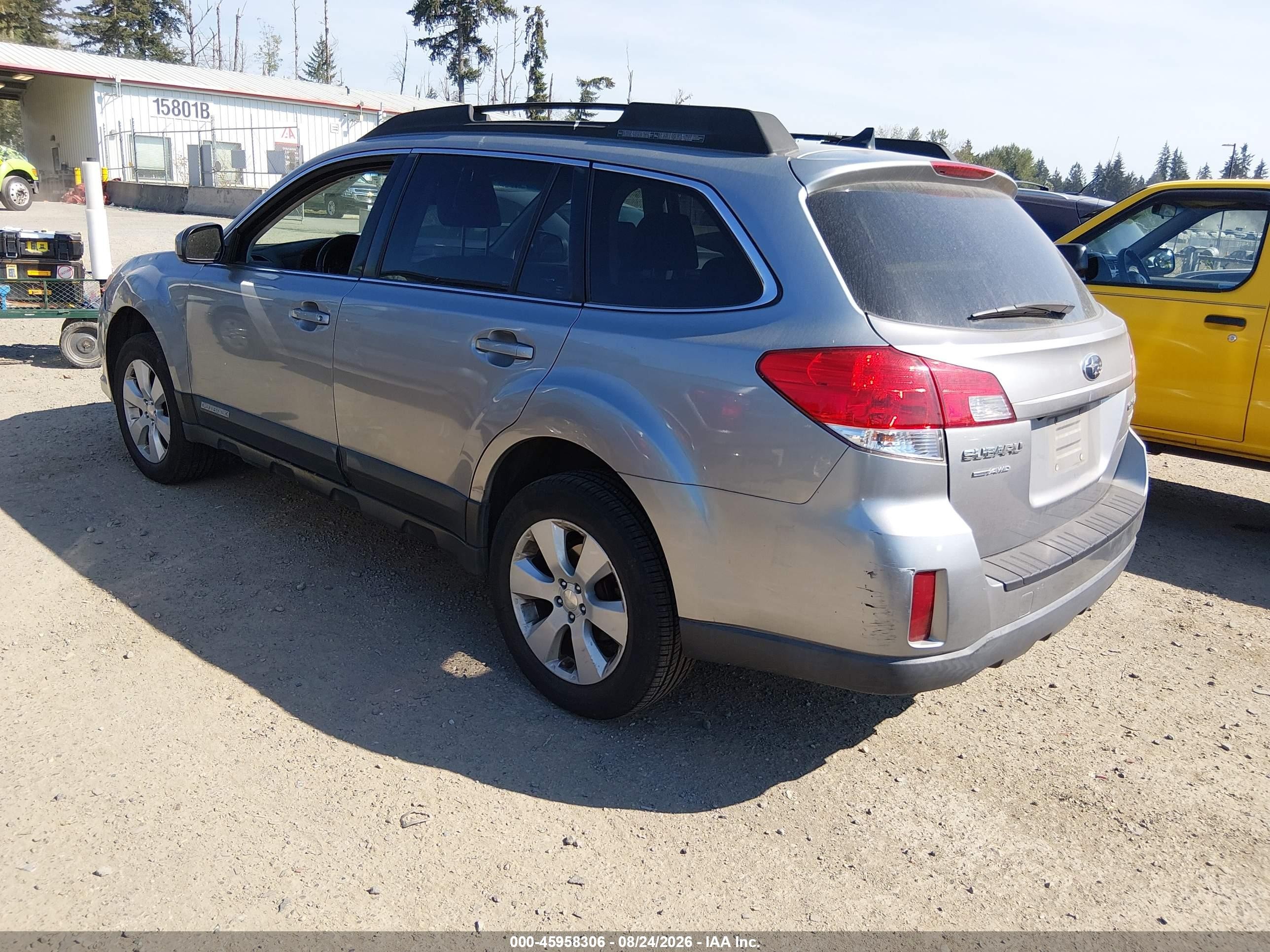 2011 Subaru Outback 2.5i Limited Silver vin: 4S4BRBKC6B3363742