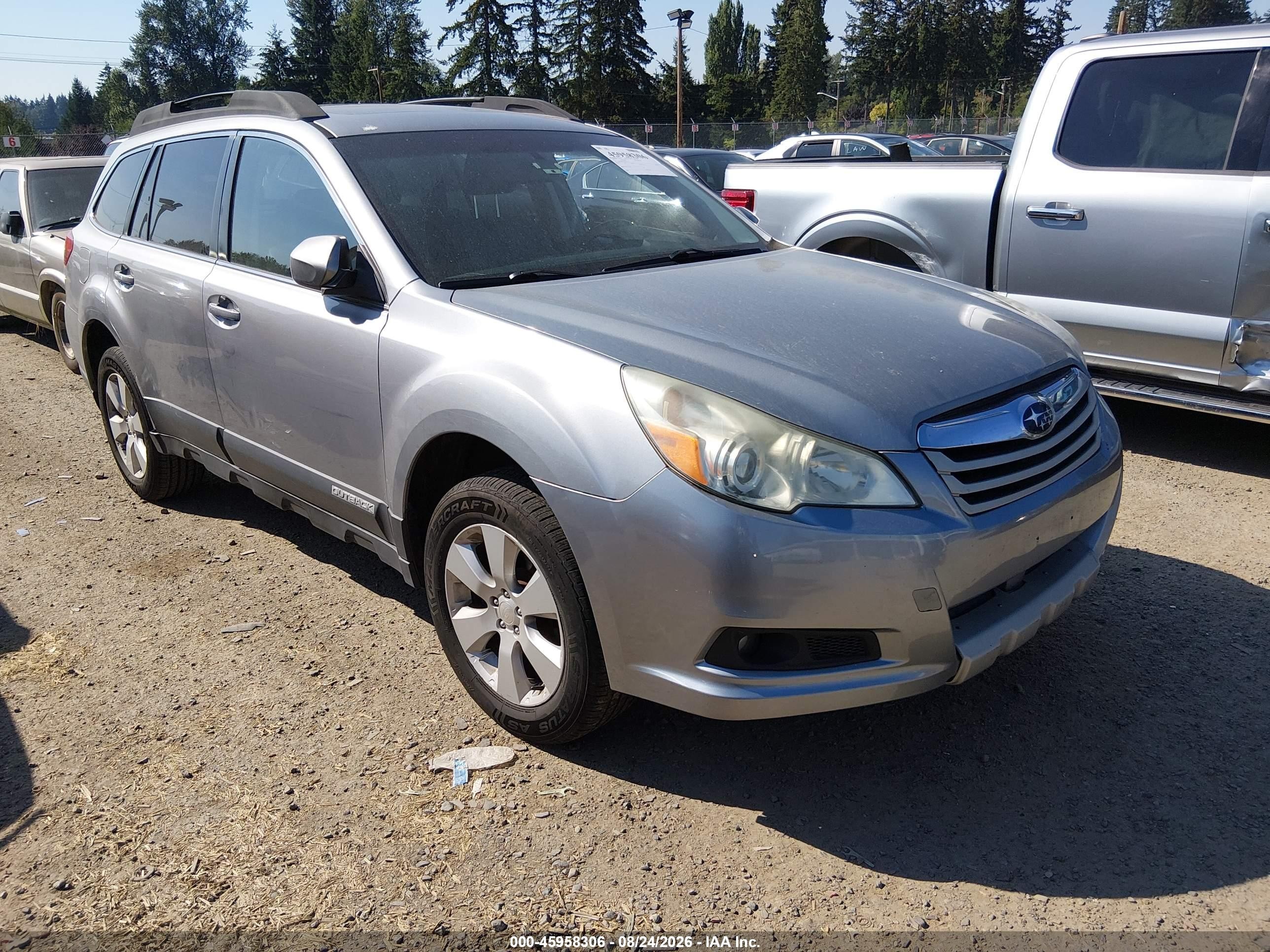 2011 Subaru Outback 2.5i Limited Серебряный vin: 4S4BRBKC6B3363742
