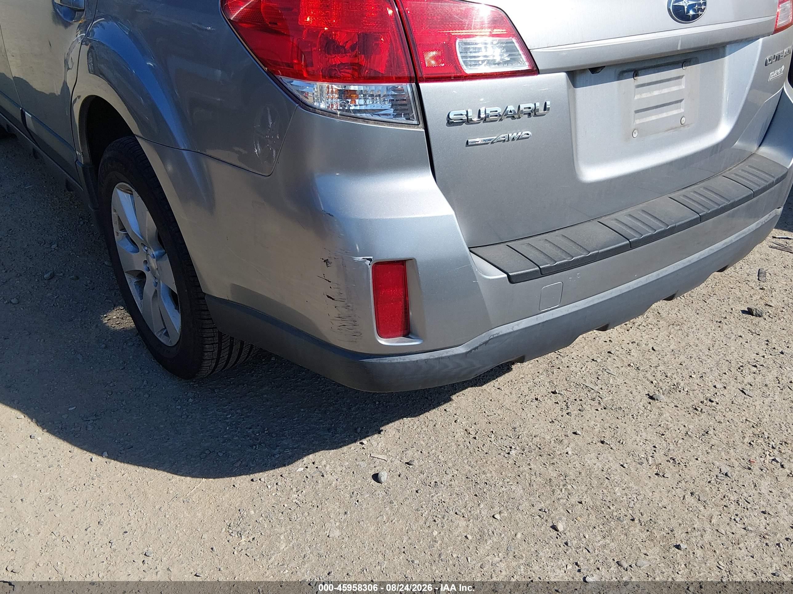 2011 Subaru Outback 2.5i Limited Silver vin: 4S4BRBKC6B3363742