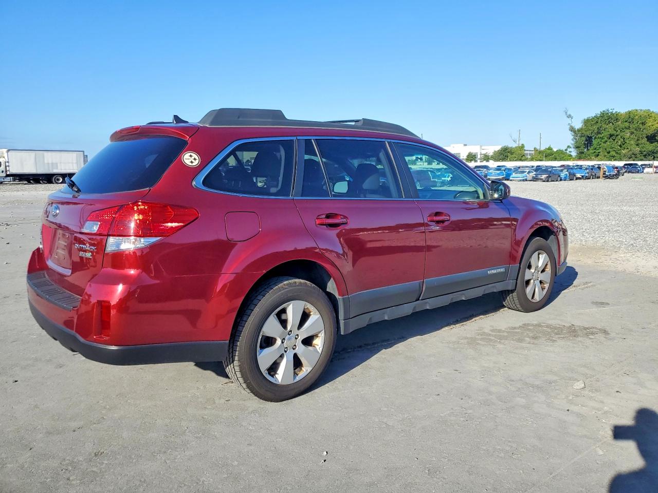 2011 Subaru Outback 2.5i Limited Red vin: 4S4BRBKC6B3389113