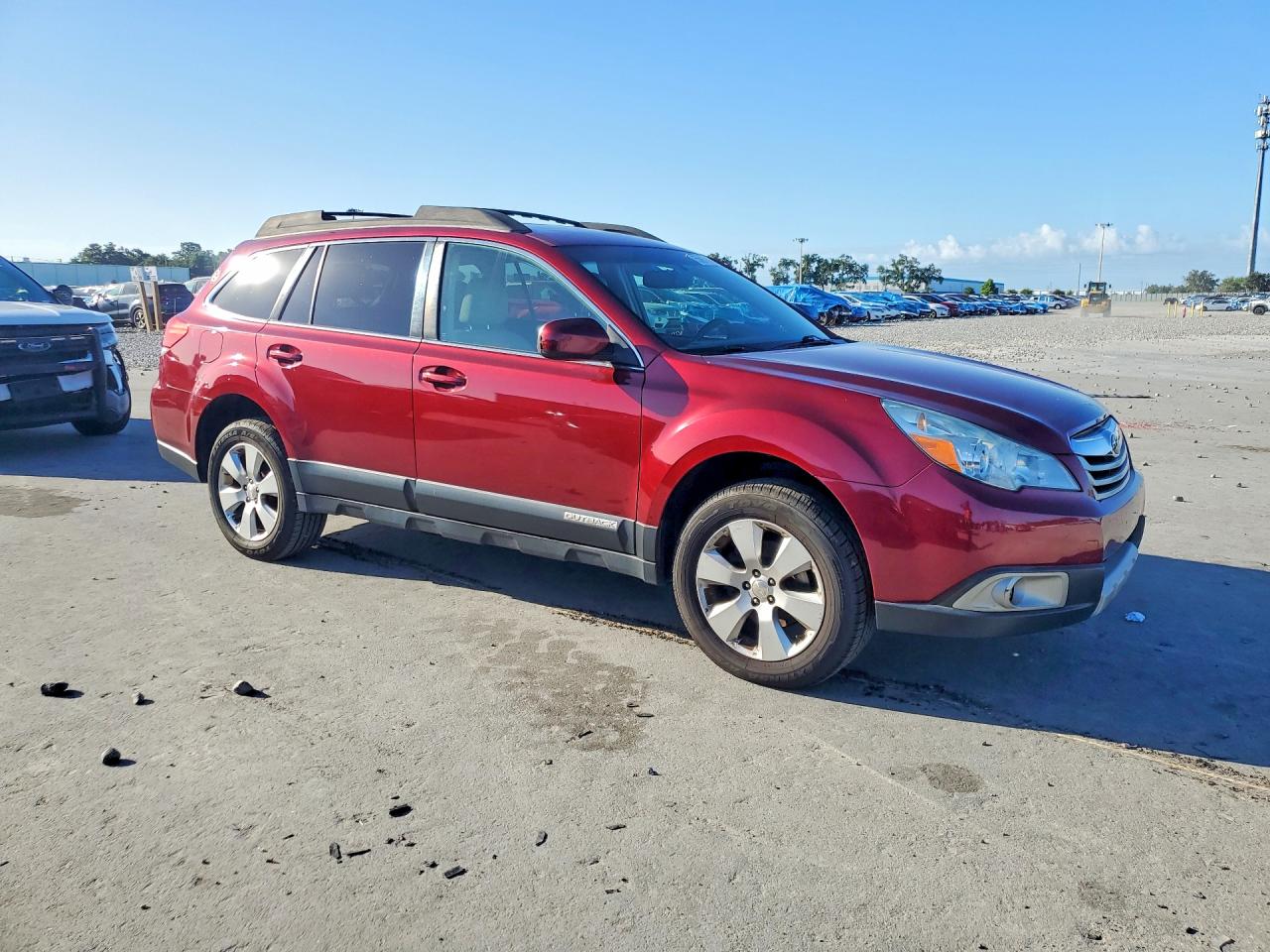 2011 Subaru Outback 2.5i Limited Red vin: 4S4BRBKC6B3389113