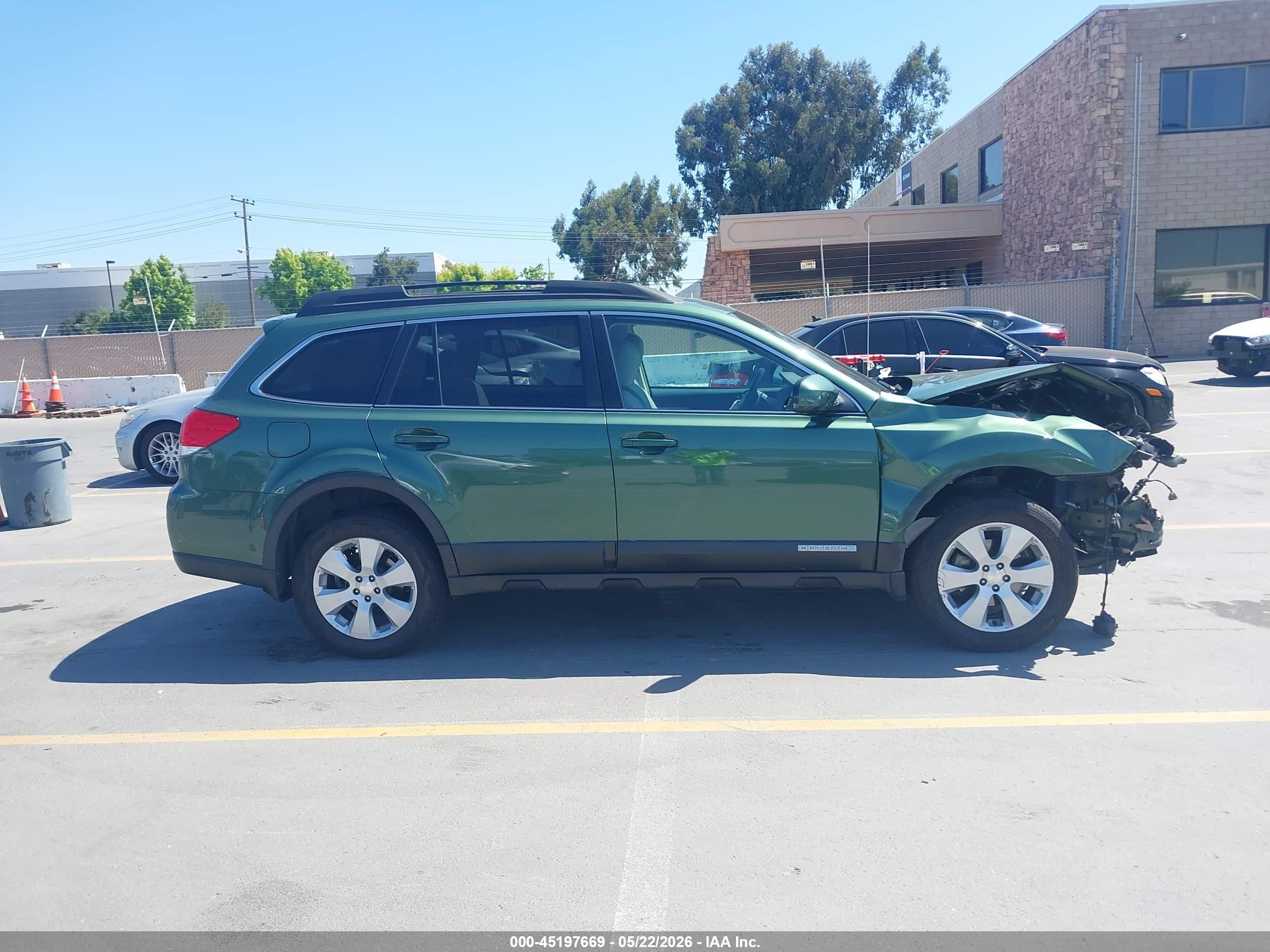 2011 Subaru Outback 2.5i Limited Green vin: 4S4BRBKC6B3406458