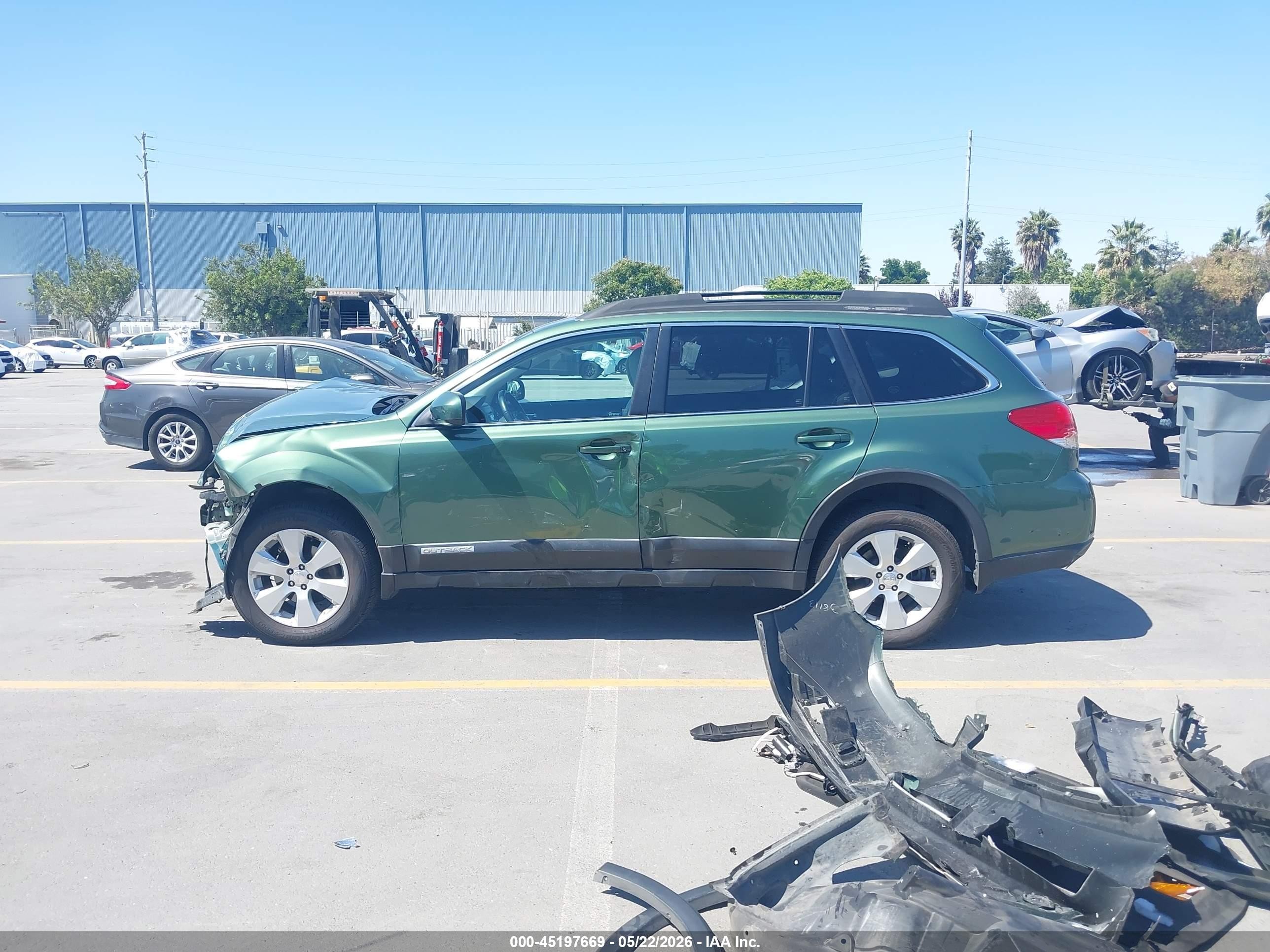 2011 Subaru Outback 2.5i Limited Green vin: 4S4BRBKC6B3406458