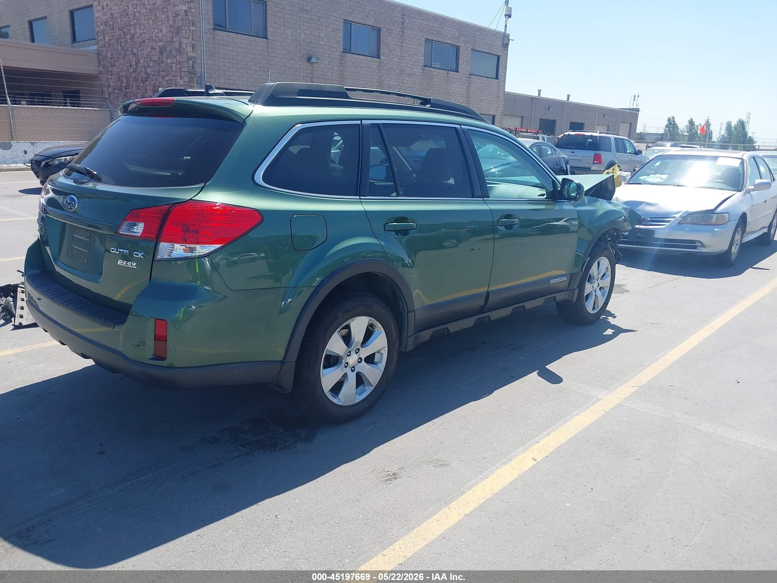2011 Subaru Outback 2.5i Limited Green vin: 4S4BRBKC6B3406458