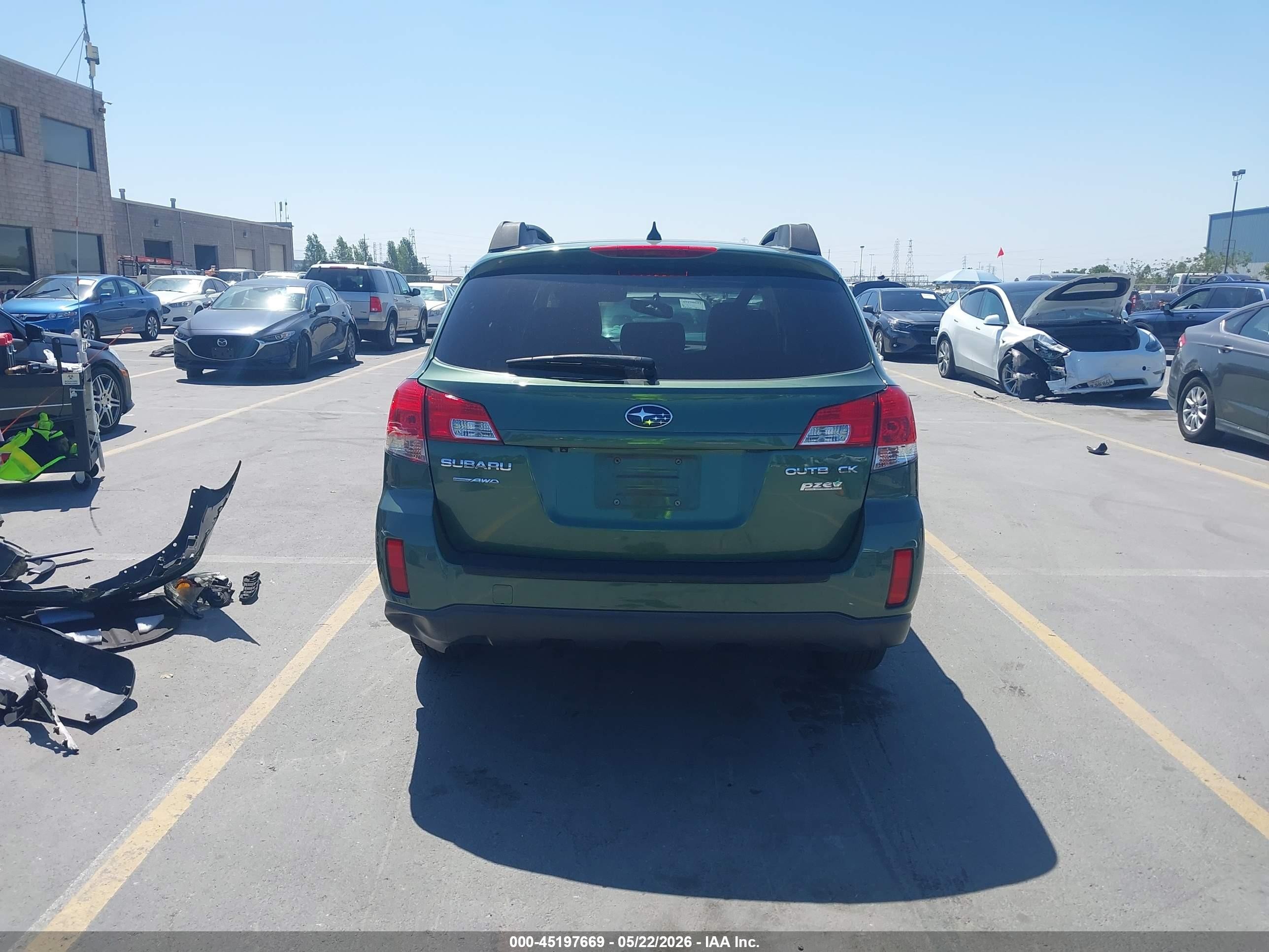 2011 Subaru Outback 2.5i Limited Green vin: 4S4BRBKC6B3406458