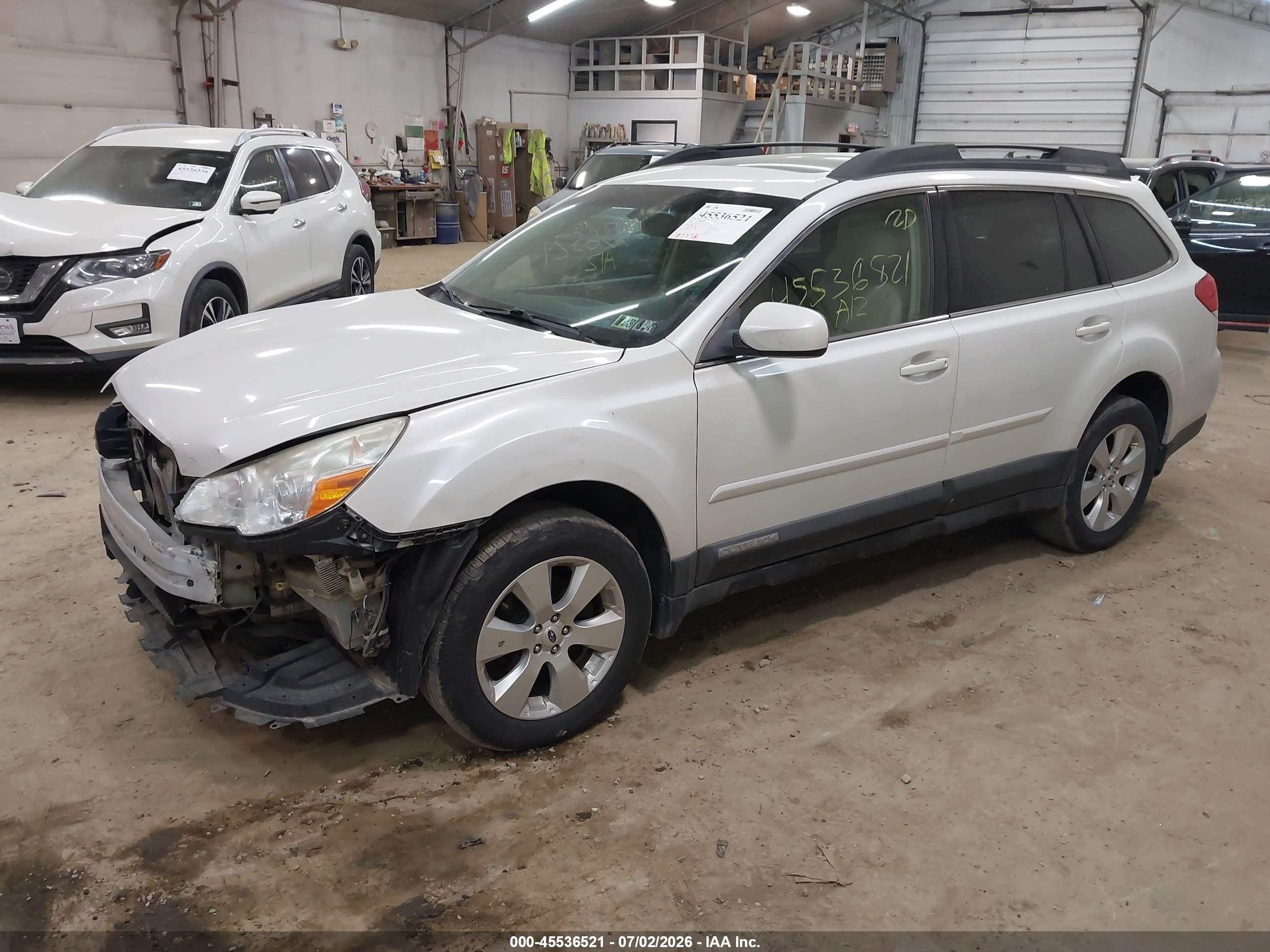 2012 Subaru Outback 2.5i Limited White vin: 4S4BRBKC6C3238502