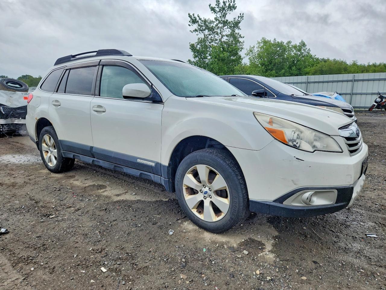 2012 Subaru Outback 2.5i Limited White vin: 4S4BRBKC6C3253727