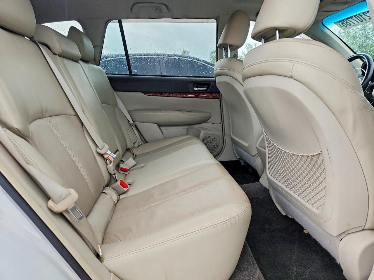 2012 Subaru Outback 2.5i Limited White vin: 4S4BRBKC6C3253727