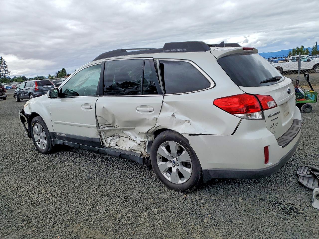 2012 Subaru Outback 2.5i Limited Белый vin: 4S4BRBKC6C3260497