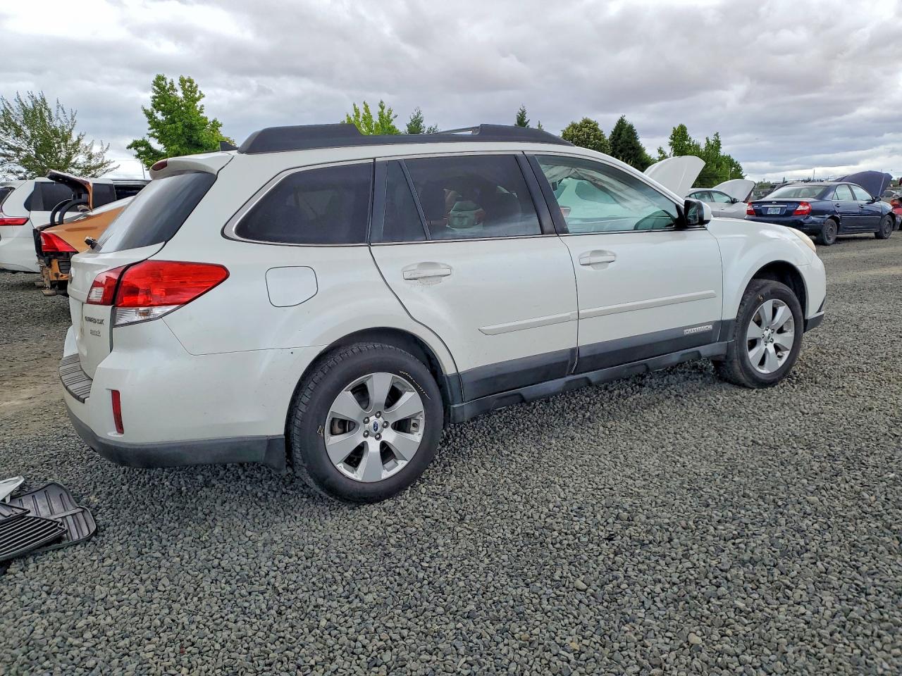 2012 Subaru Outback 2.5i Limited Белый vin: 4S4BRBKC6C3260497