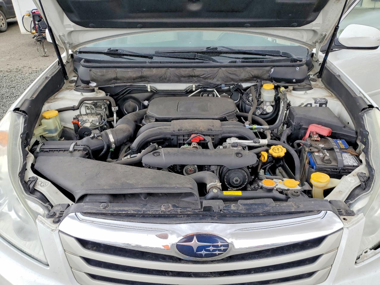 2012 Subaru Outback 2.5i Limited Белый vin: 4S4BRBKC6C3260497