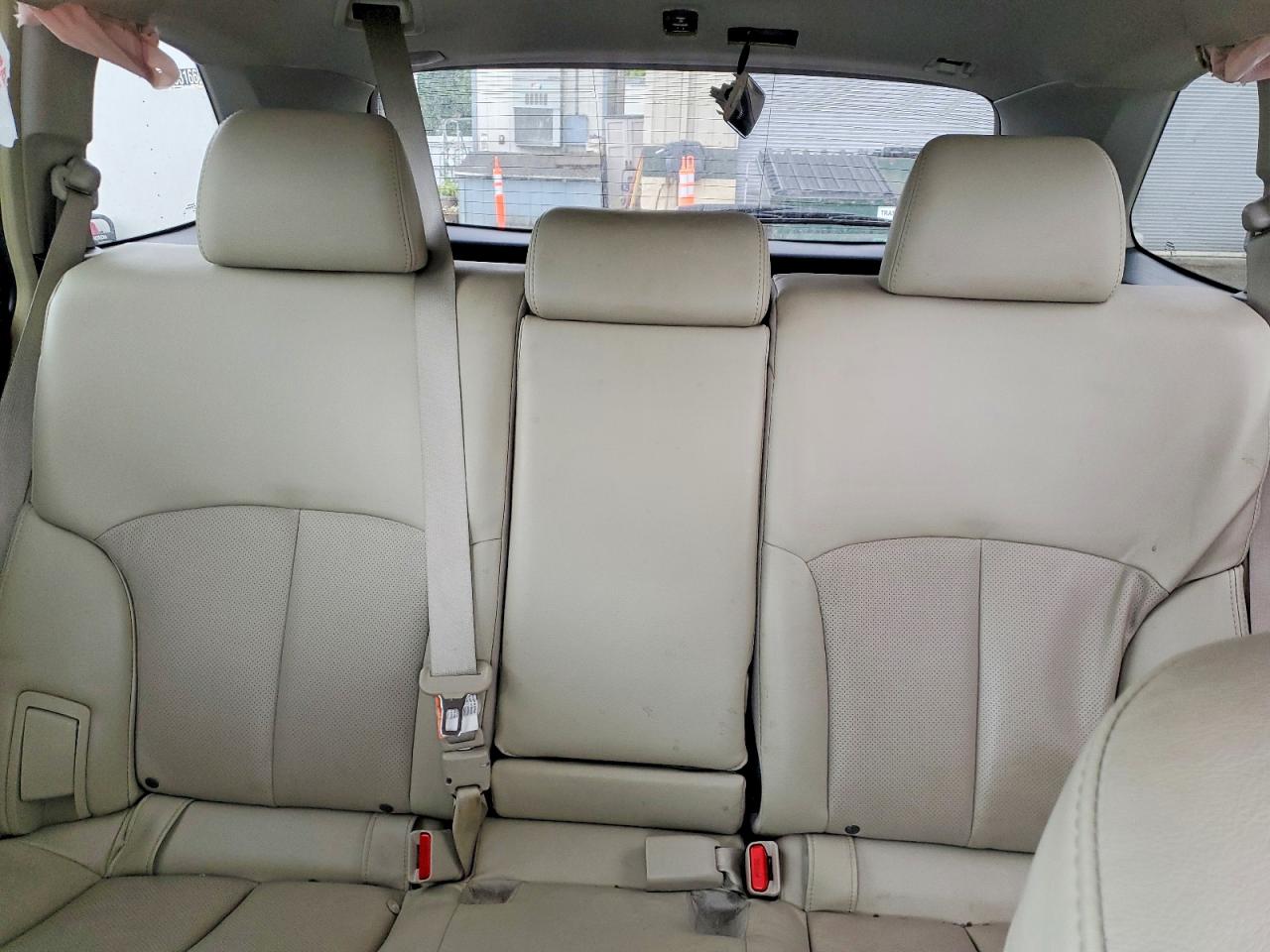 2012 Subaru Outback 2.5i Limited Белый vin: 4S4BRBKC6C3260497