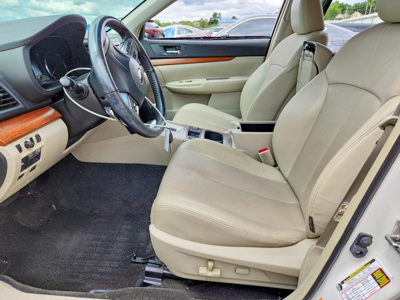 2013 Subaru Outback 2.5i Limited Белый vin: 4S4BRBKC6D3321266