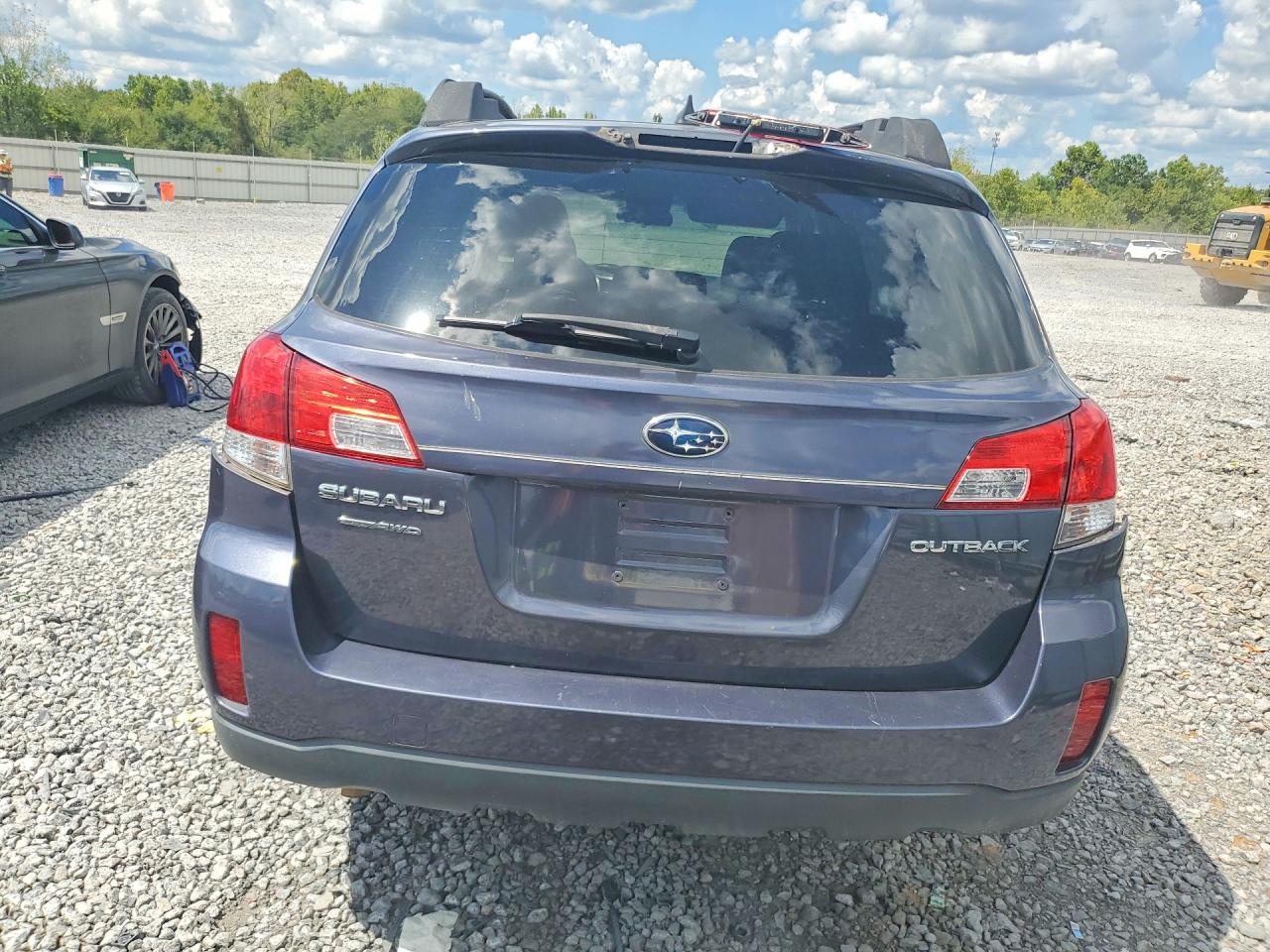 2014 Subaru Outback 2.5i Limited Blue vin: 4S4BRBKC6E3240558