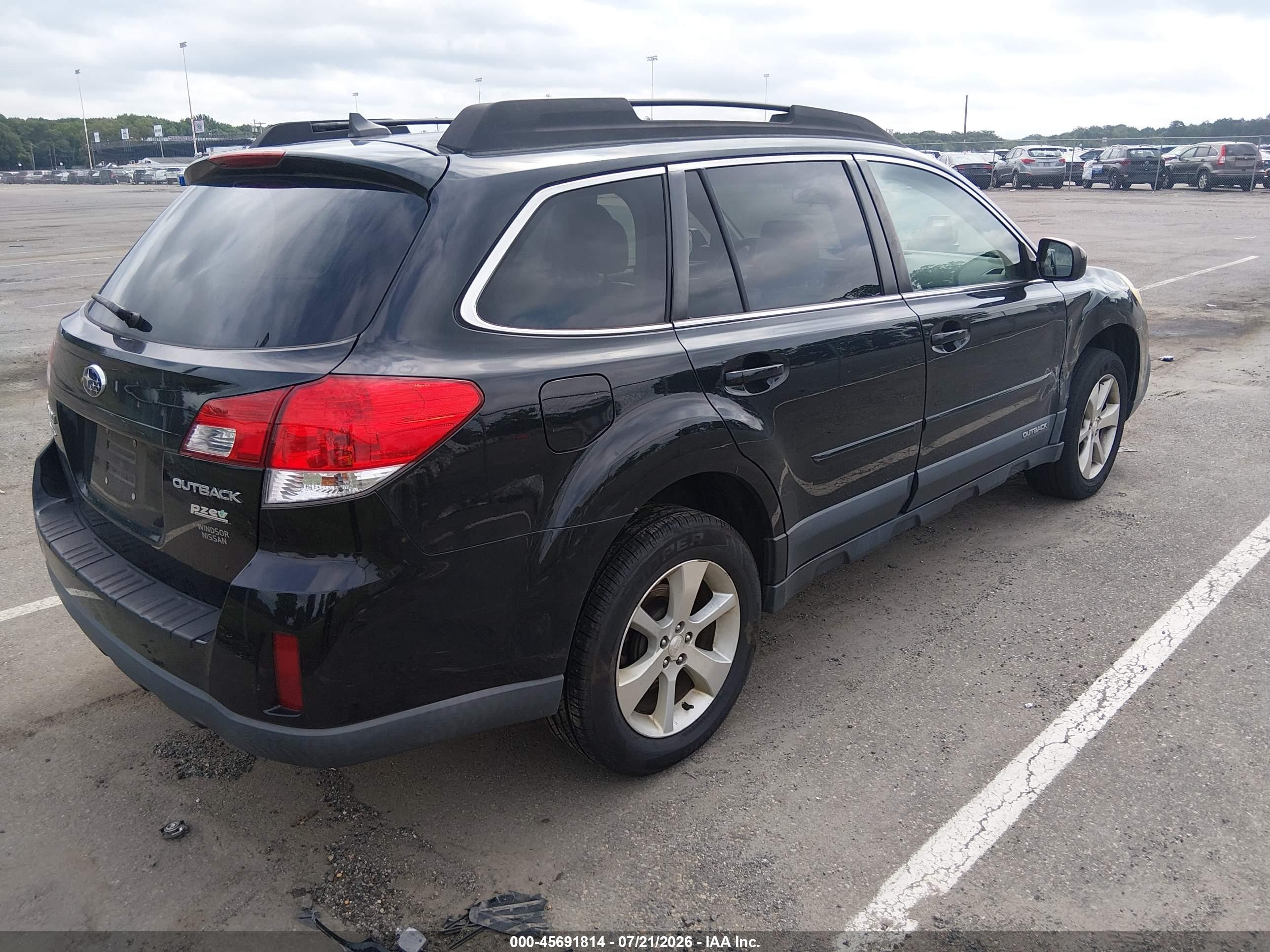 2014 Subaru Outback 2.5i Limited Черный vin: 4S4BRBKC6E3243895
