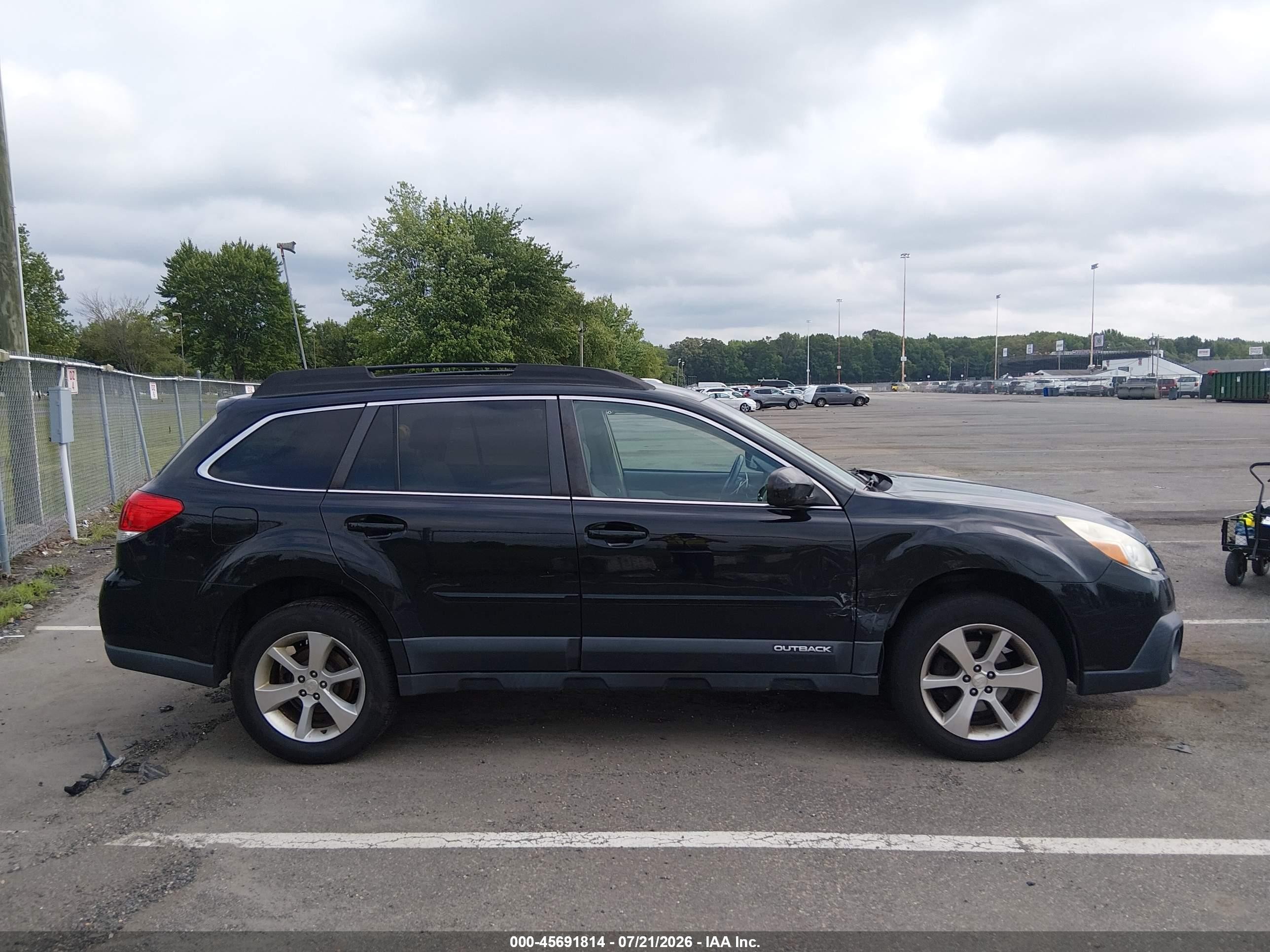 2014 Subaru Outback 2.5i Limited Черный vin: 4S4BRBKC6E3243895