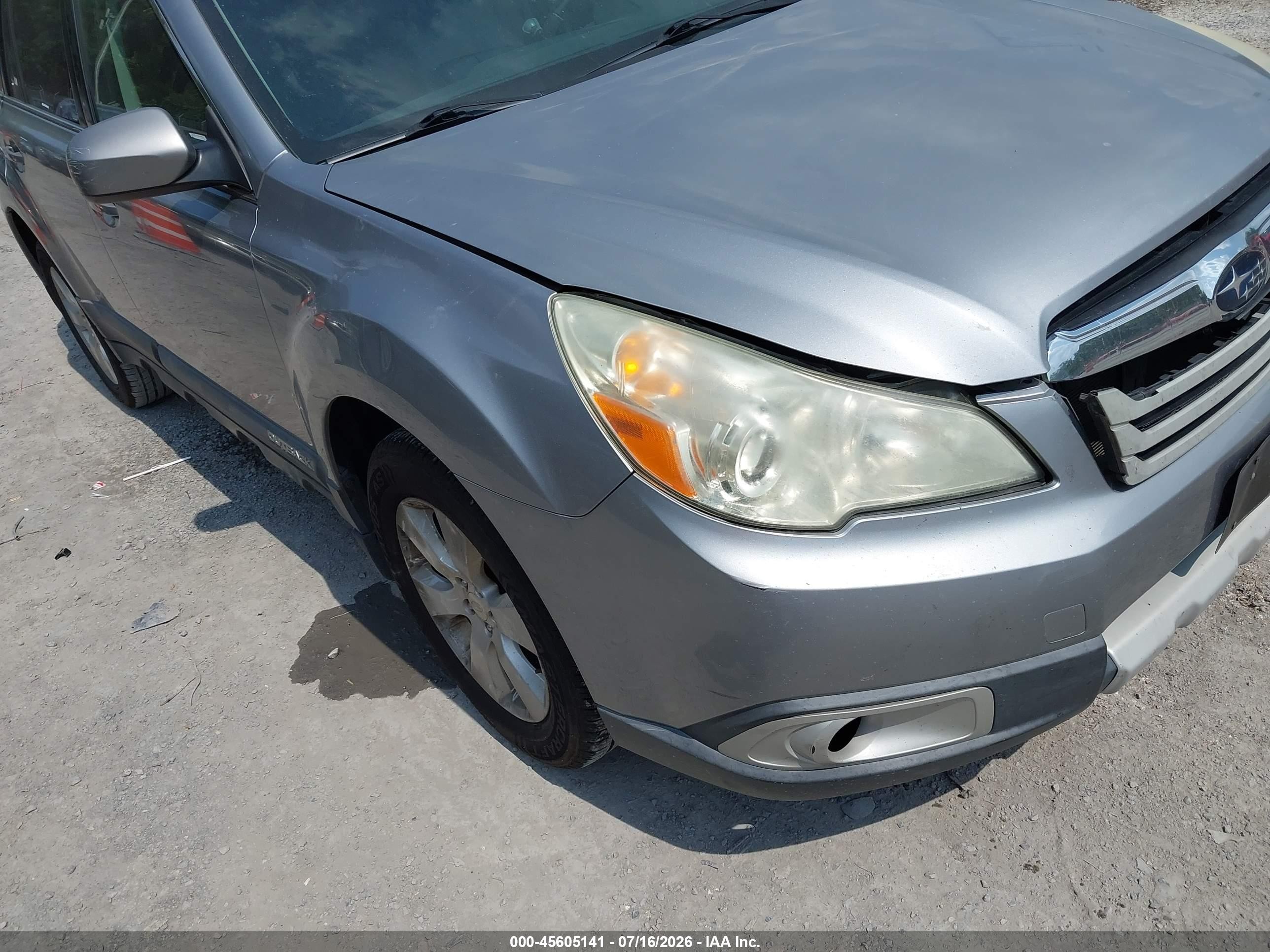 2010 Subaru Outback 2.5i Limited Silver vin: 4S4BRBKC7A3368754