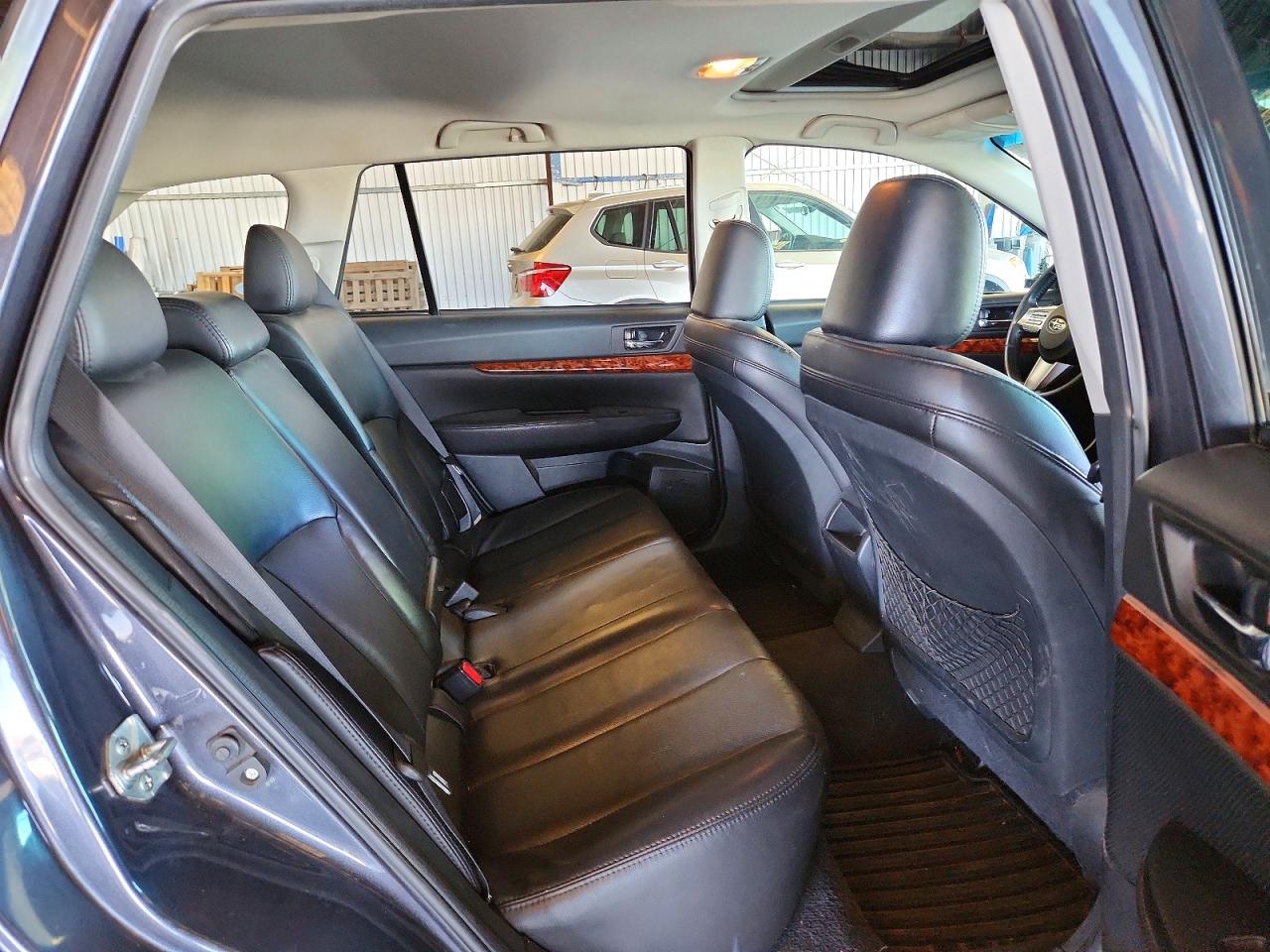 2010 Subaru Outback 2.5i Limited Серый vin: 4S4BRBKC7A3380063