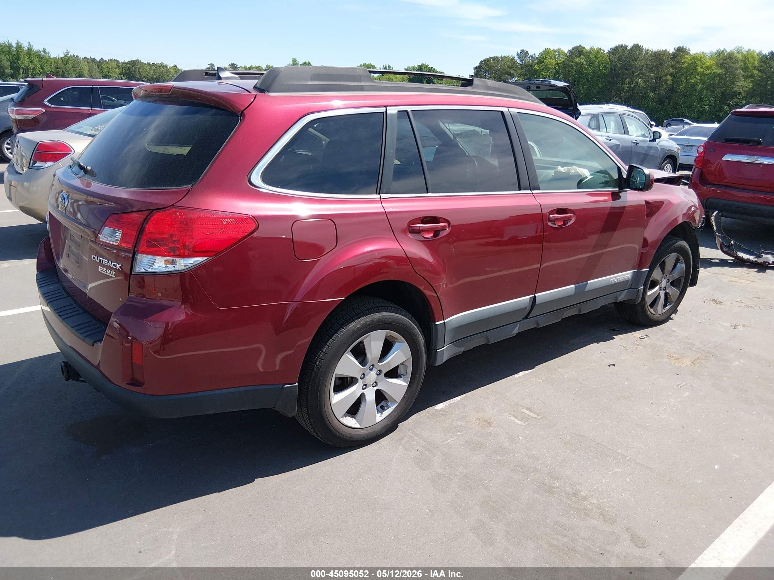 2011 Subaru Outback 2.5i Limited Red vin: 4S4BRBKC7B3329017