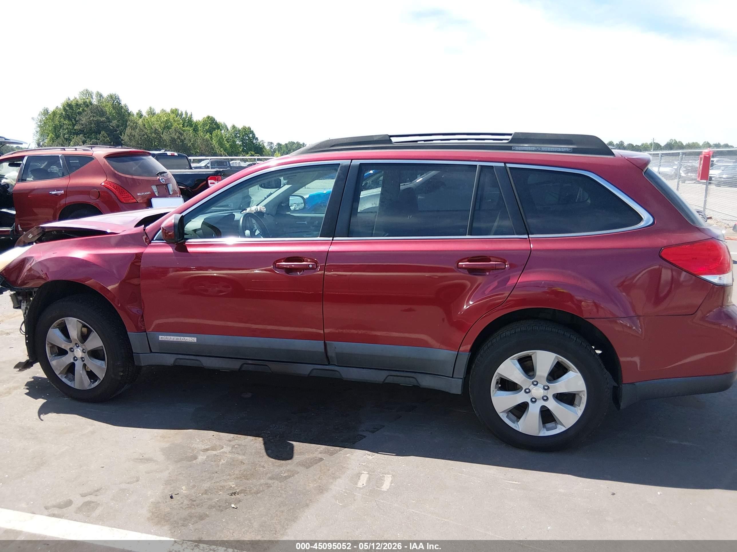 2011 Subaru Outback 2.5i Limited Red vin: 4S4BRBKC7B3329017