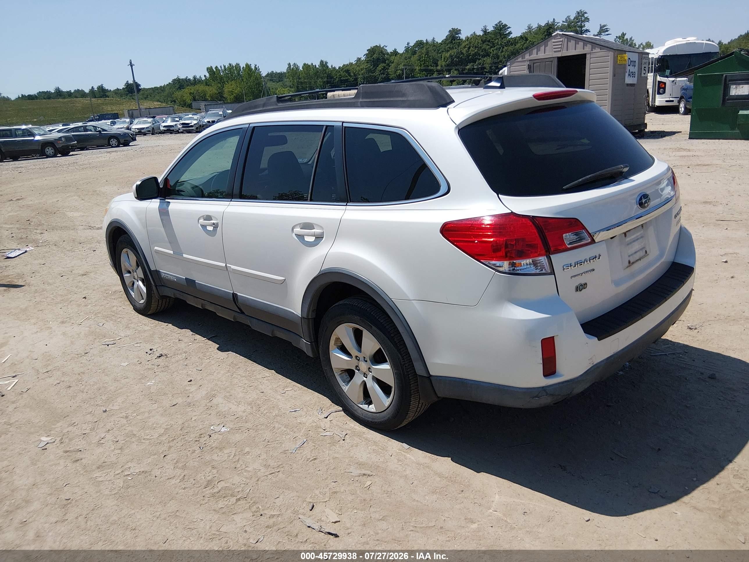 2011 Subaru Outback 2.5i Limited White vin: 4S4BRBKC7B3353012
