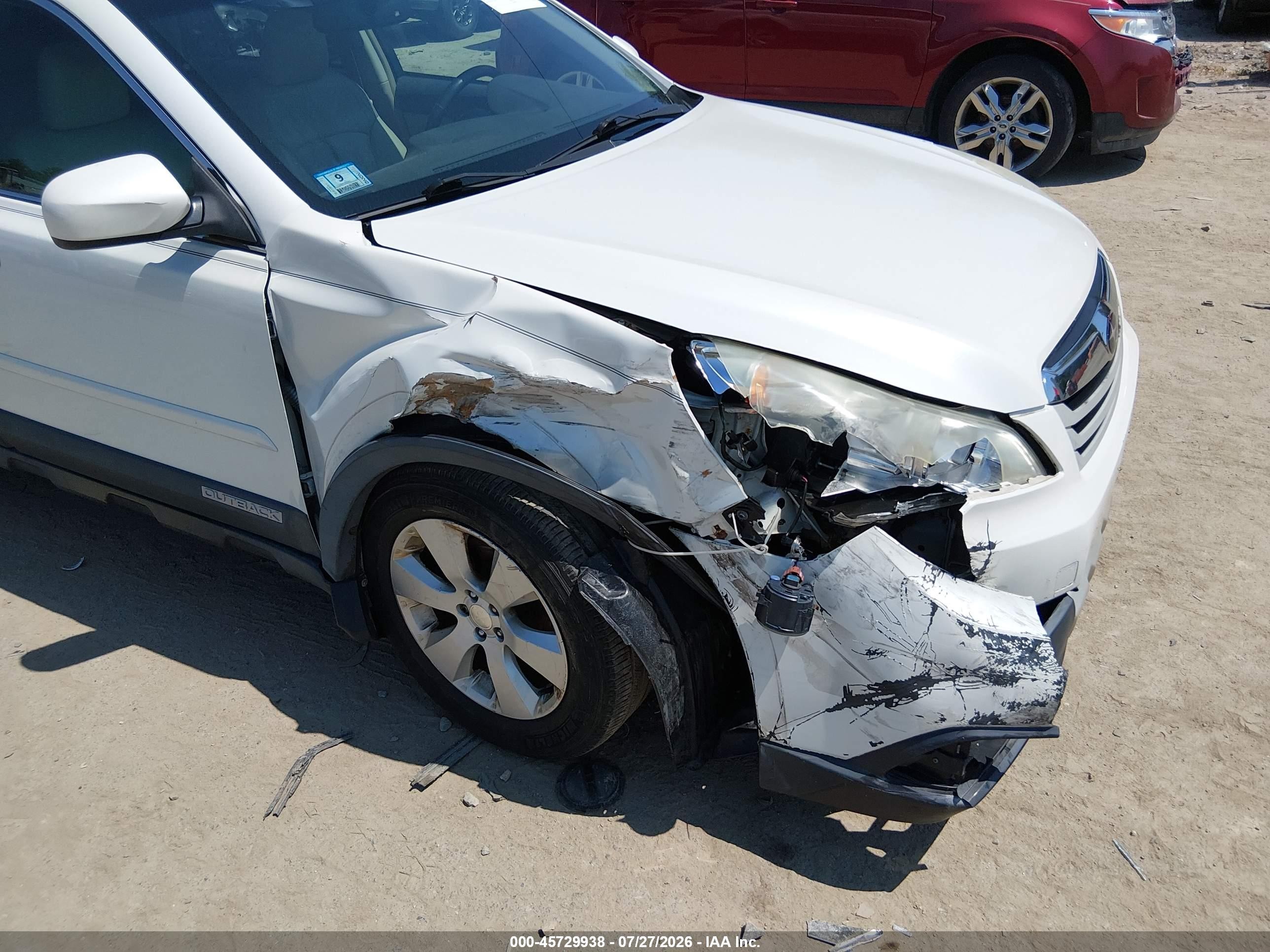 2011 Subaru Outback 2.5i Limited White vin: 4S4BRBKC7B3353012