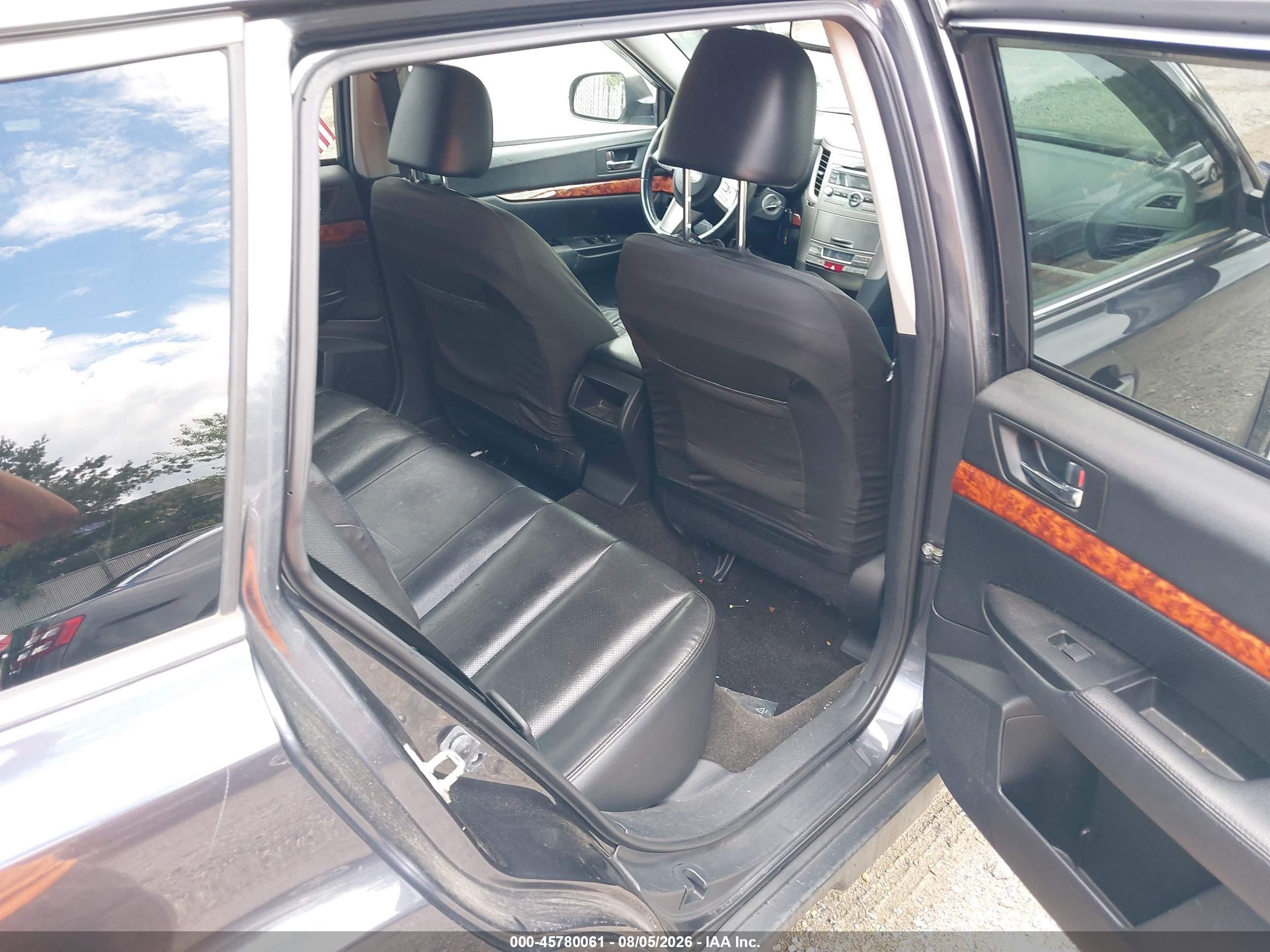 2011 Subaru Outback 2.5i Limited Серый vin: 4S4BRBKC7B3417078
