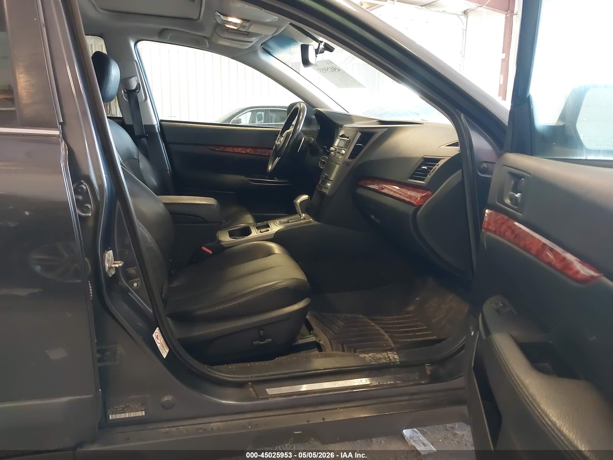 2011 Subaru Outback 2.5i Limited Серый vin: 4S4BRBKC7B3446127