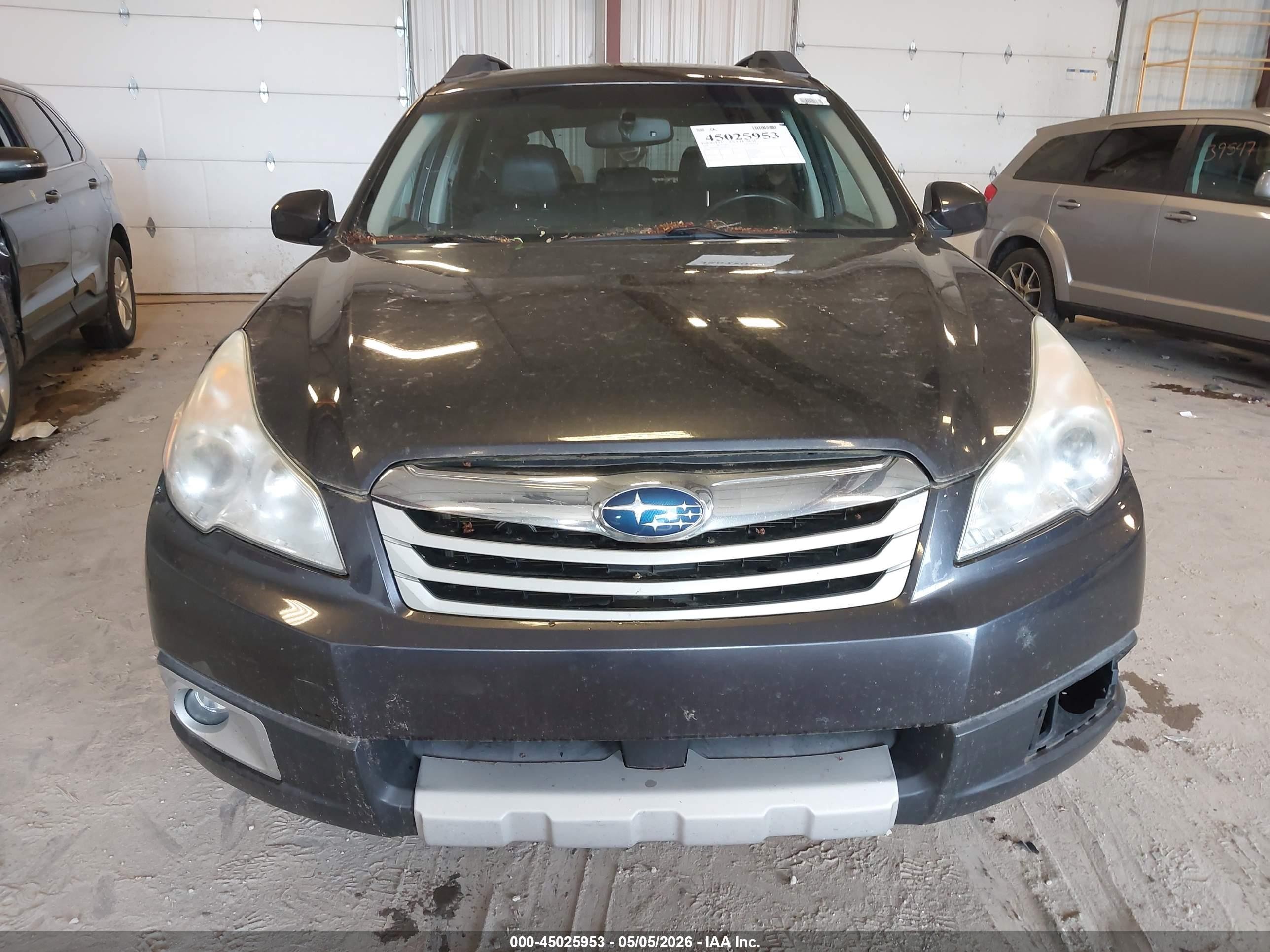 2011 Subaru Outback 2.5i Limited Серый vin: 4S4BRBKC7B3446127