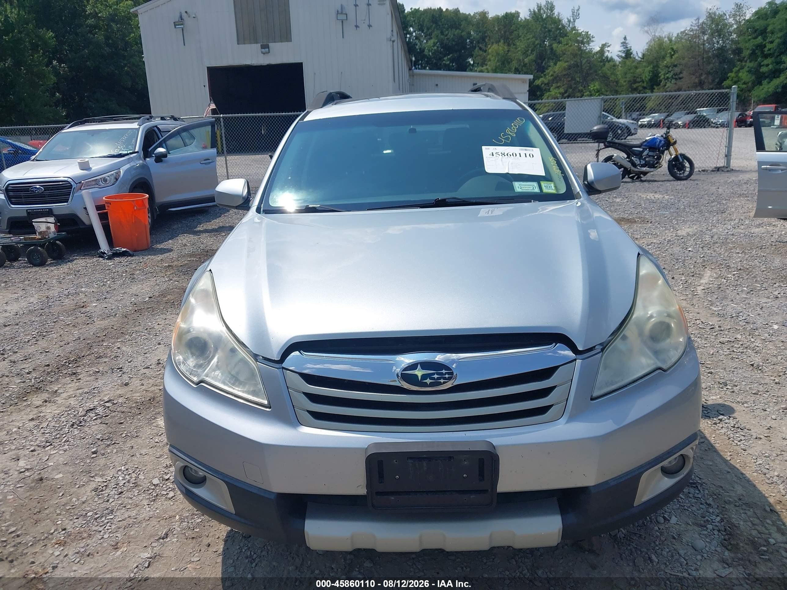2012 Subaru Outback 2.5i Limited Silver vin: 4S4BRBKC7C3221580