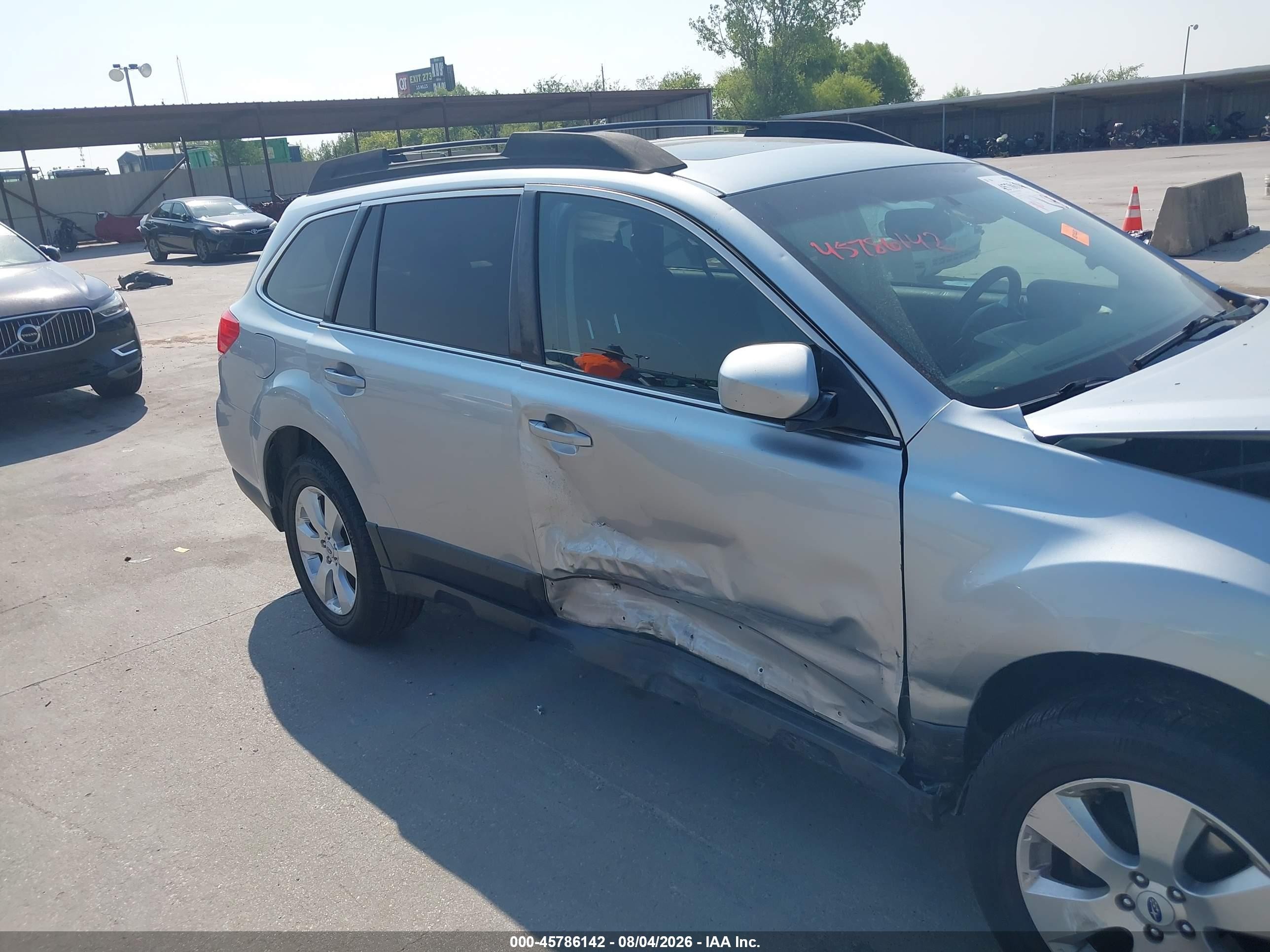 2012 Subaru Outback 2.5i Limited Silver vin: 4S4BRBKC7C3266356