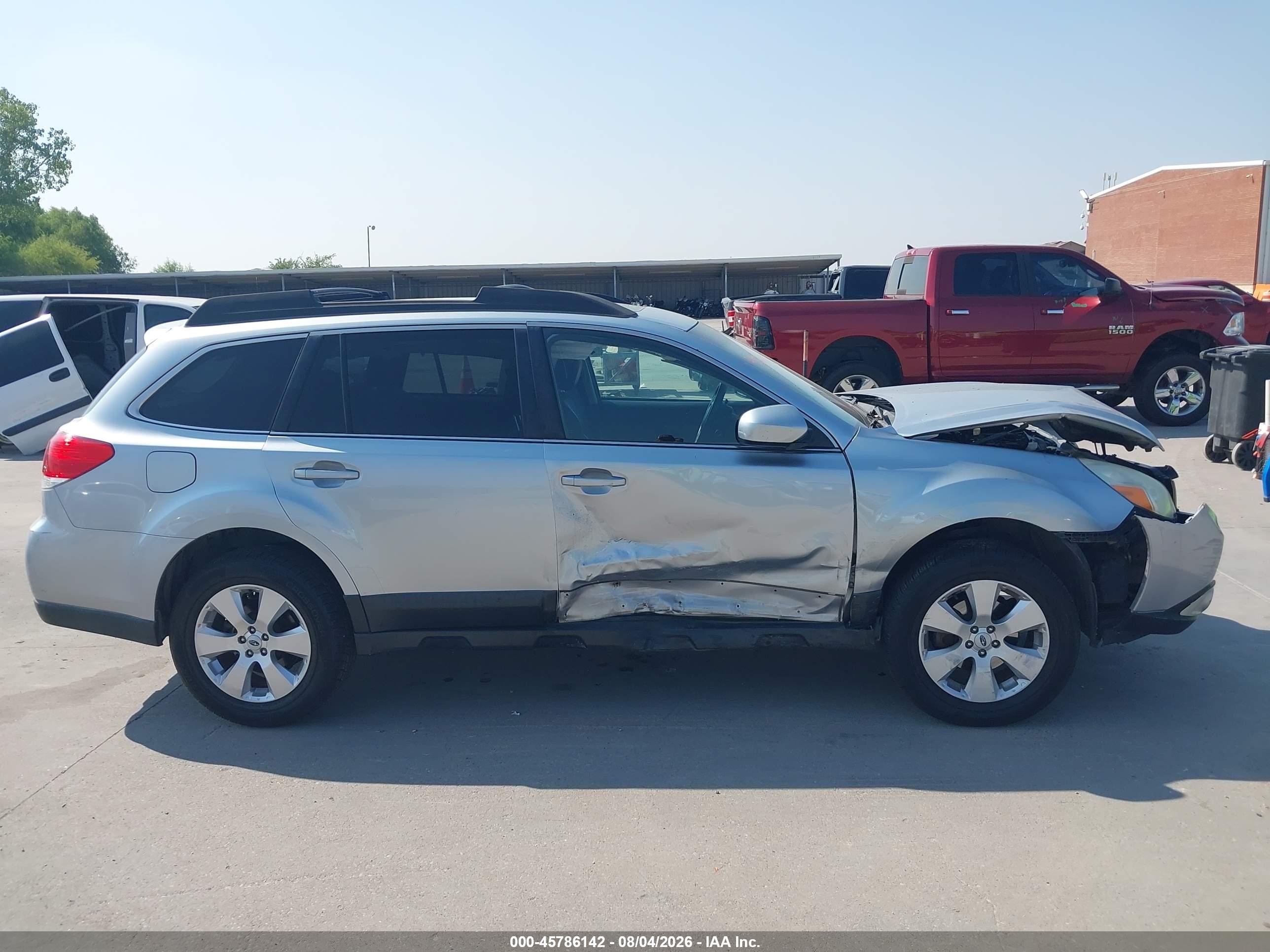2012 Subaru Outback 2.5i Limited Silver vin: 4S4BRBKC7C3266356