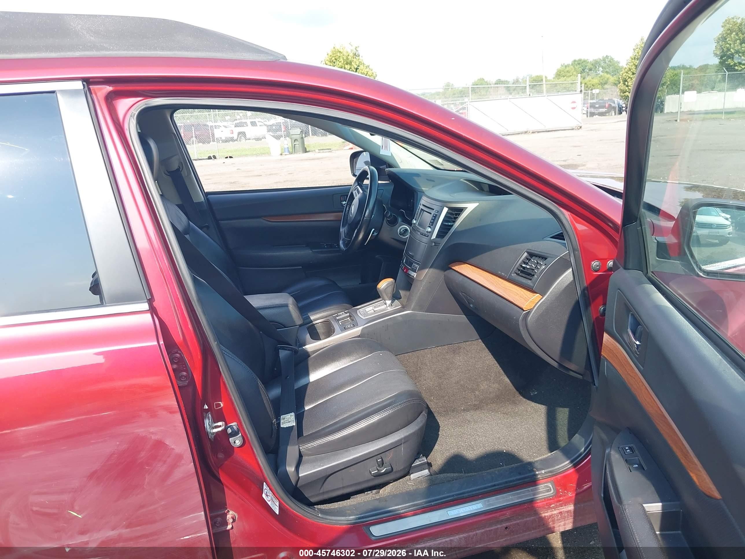2013 Subaru Outback 2.5i Limited Red vin: 4S4BRBKC7D3233438
