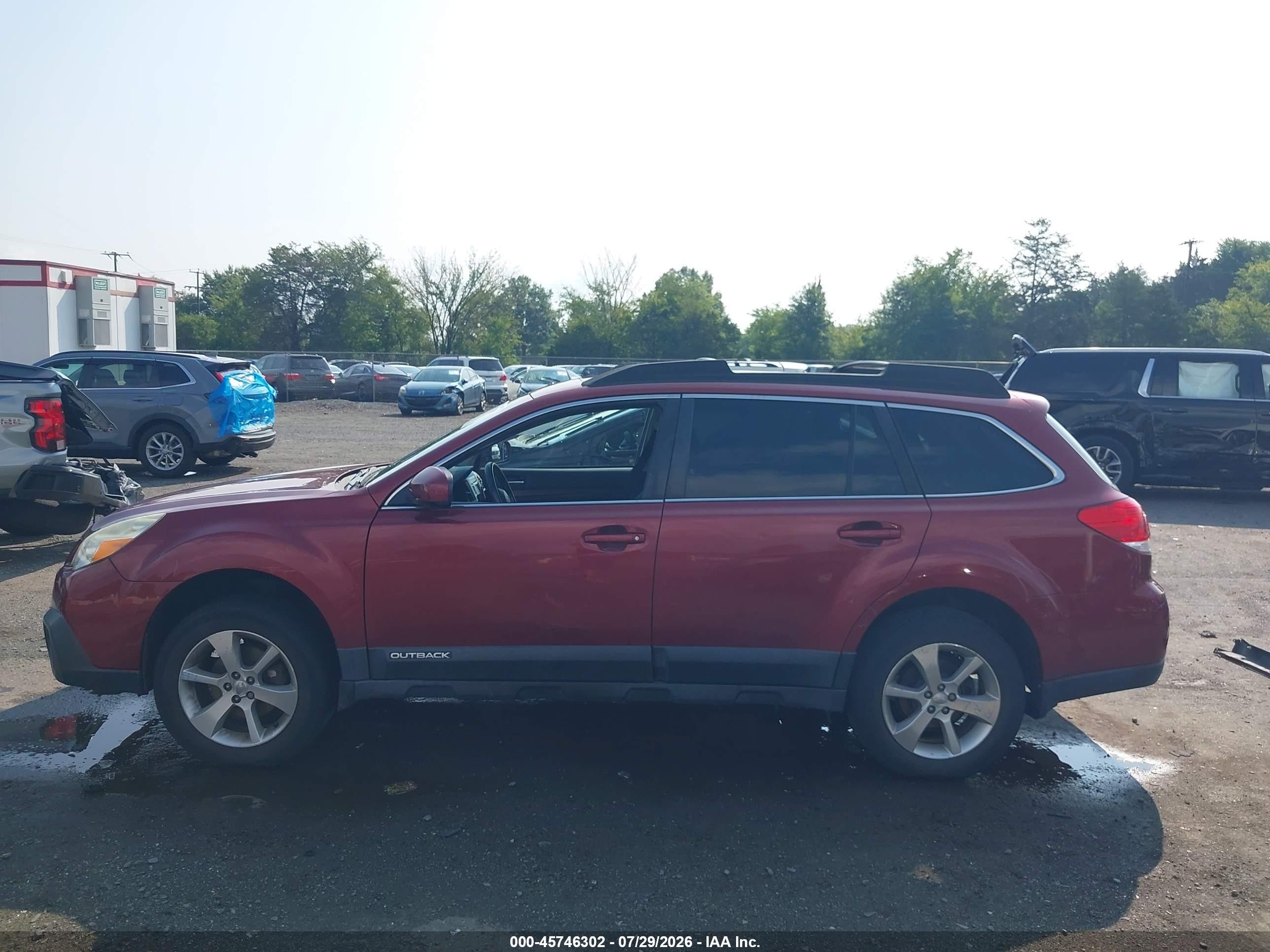 2013 Subaru Outback 2.5i Limited Red vin: 4S4BRBKC7D3233438