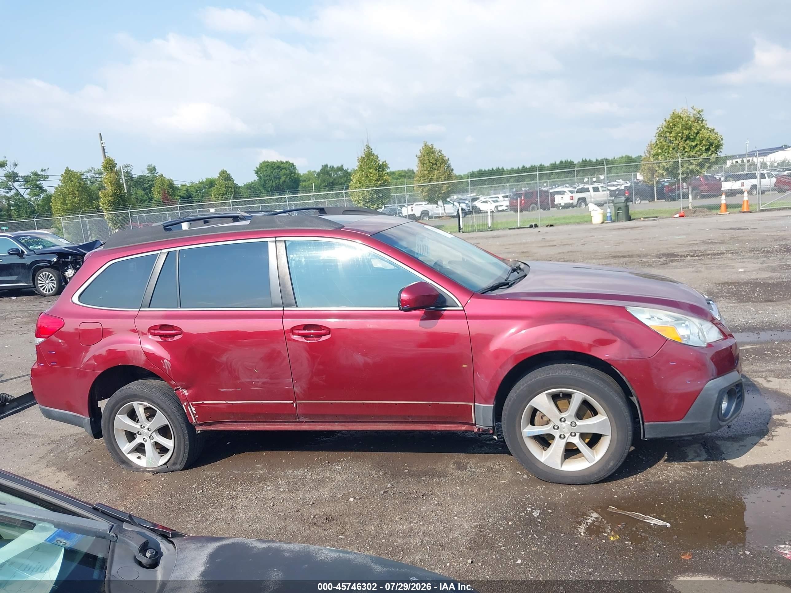 2013 Subaru Outback 2.5i Limited Red vin: 4S4BRBKC7D3233438