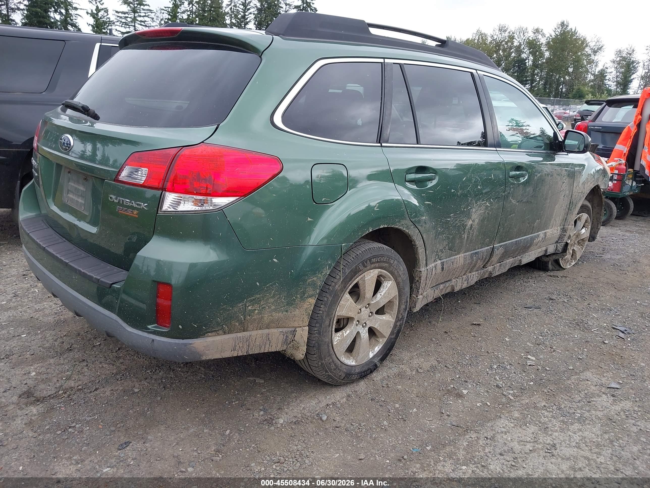 2010 Subaru Outback 2.5i Limited Green vin: 4S4BRBKC8A3316551