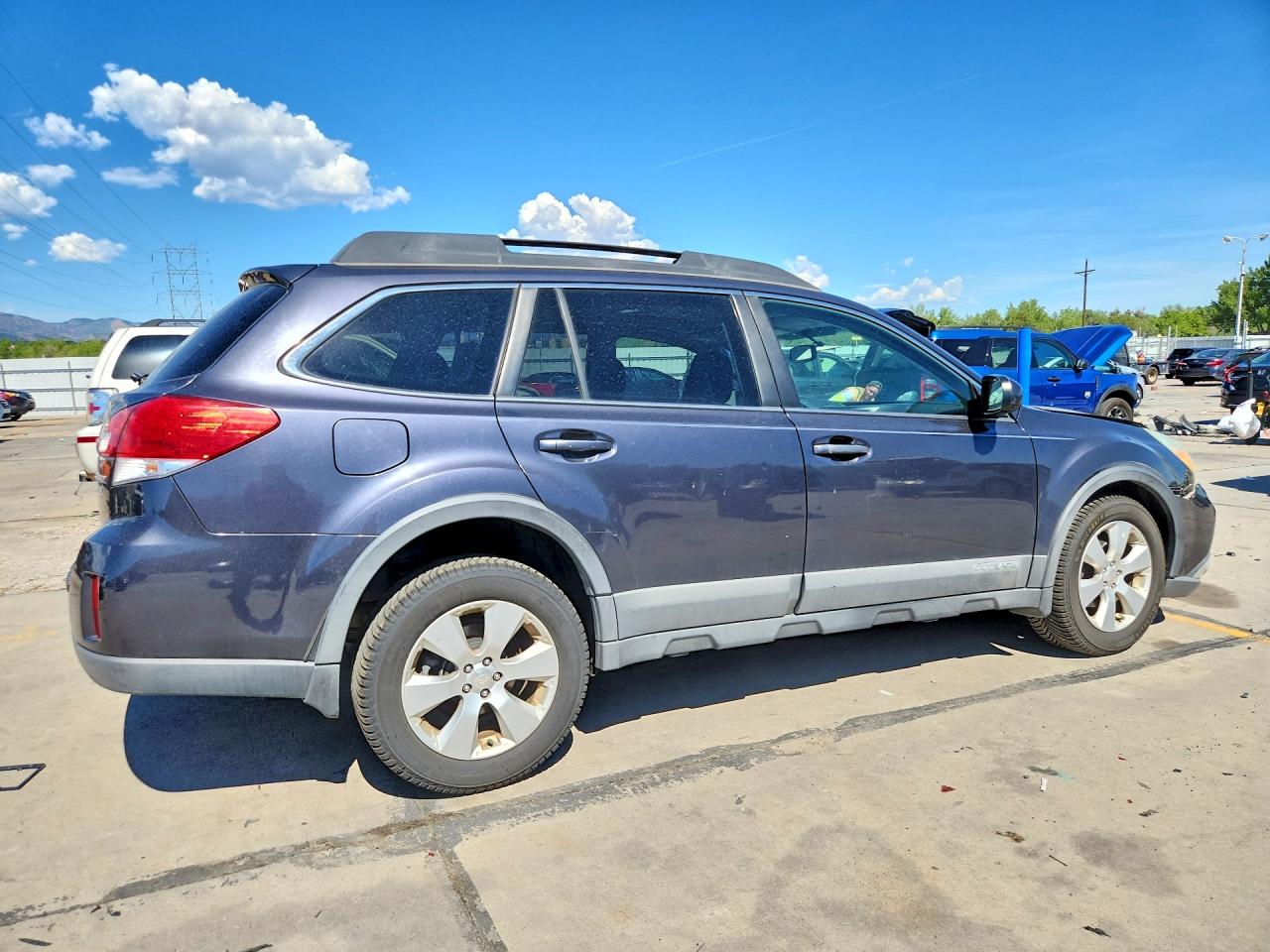 2010 Subaru Outback Gray vin: 4S4BRBKC8A3384493