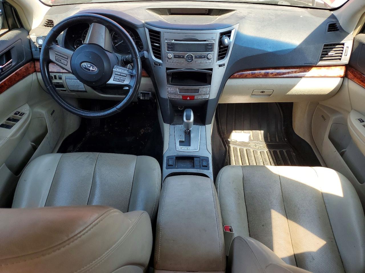 2011 Subaru Outback 2.5i Limited Красный vin: 4S4BRBKC8B3390747