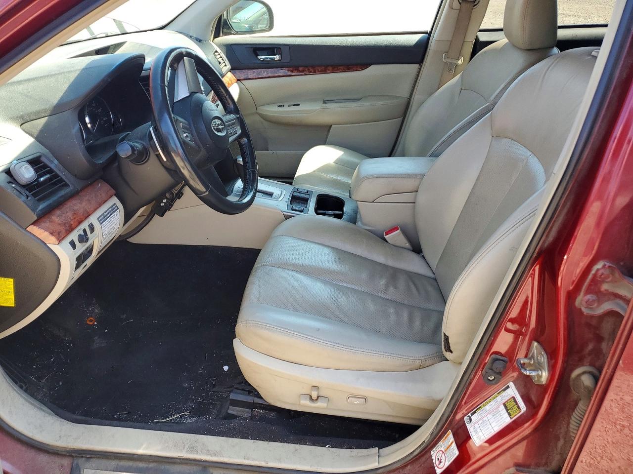 2011 Subaru Outback 2.5i Limited Красный vin: 4S4BRBKC8B3390747
